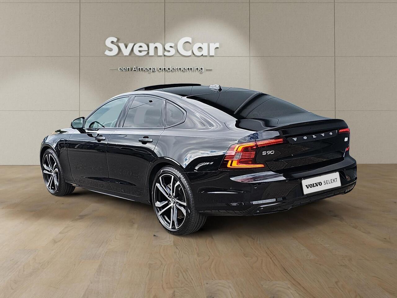 Volvo S90 2.0 T8 AWD Ultimate Dark | Stoelverwarming | Extra getint glas | Long Range | Schuifdak | Bowers & Wilkins Audio