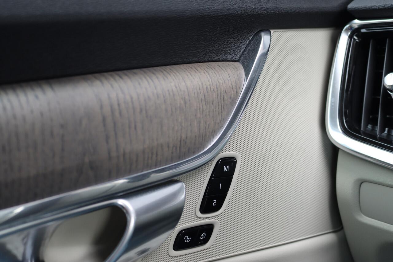 Volvo S90 2.0 T8 Plug-In Hybrid AWD Plus Bright | Pilot Assist | Leder | Memory | Trekhaak | Camera | Achterbank Verwarmd | Verwarmd Stuurwiel | Apple Carplay/Android Auto |