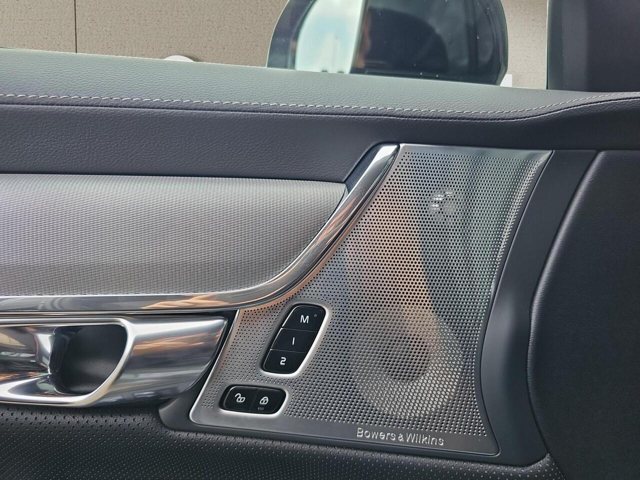 Volvo S90 2.0 T8 AWD Ultimate Dark | Stoelverwarming | Extra getint glas | Long Range | Schuifdak | Bowers & Wilkins Audio