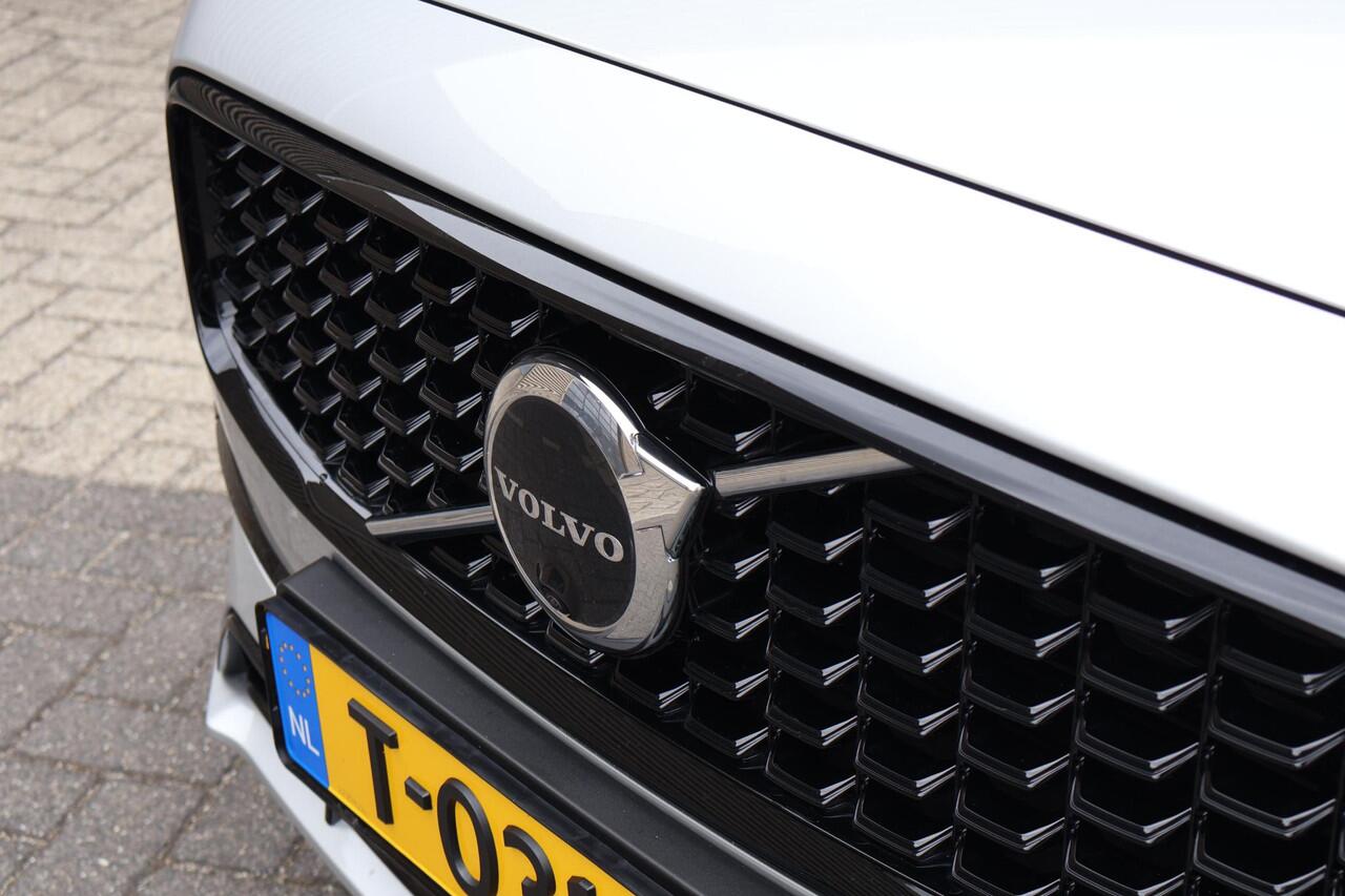 Volvo S90 T8 AWD R-Design | Luchtvering | Schuif/kantel-dak | 360 Camera | Elektr. trekhaak |