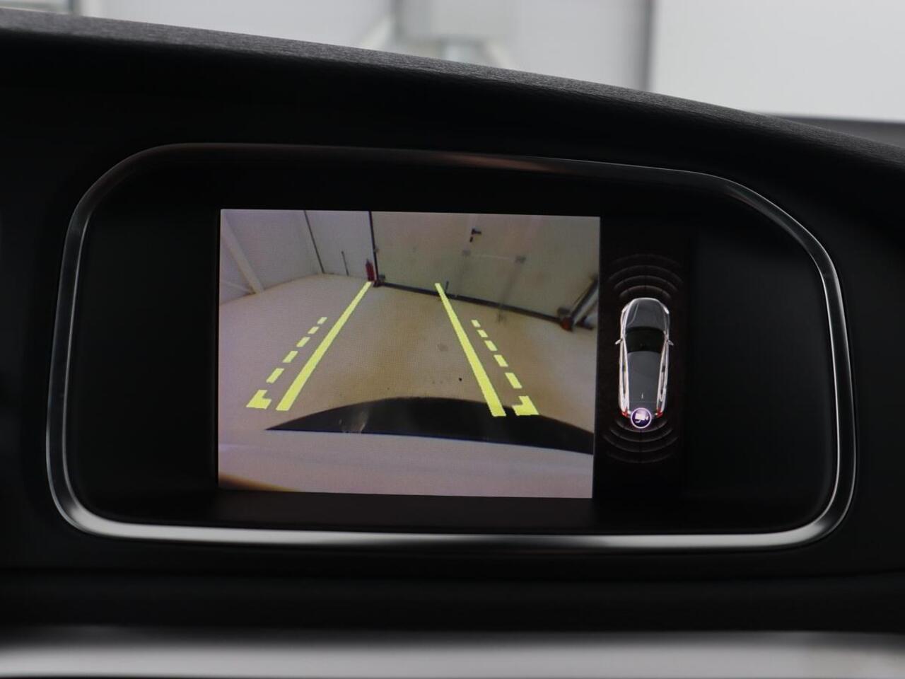 Volvo V40 1.5 T3 Polar+ Sport | Panoramadak | Stoelverwarming | Camera | Full LED | Navigatie | Park Assist | Harman/Kardon | Keyless | R Design