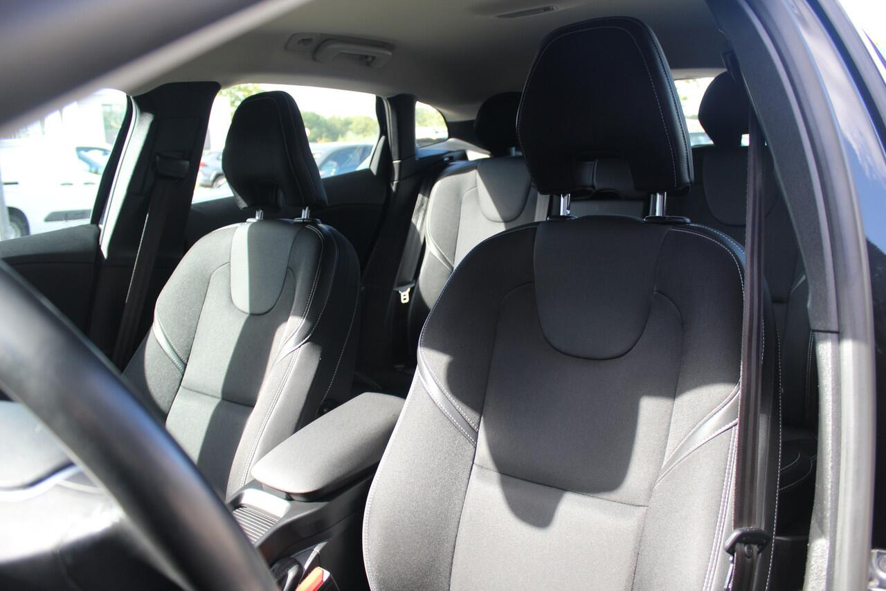 Volvo V40 1.5 T2 Polar+ | Incl. 12 maanden garantie | Automaat | Trekhaak | Navigatie | Bluetooth | Lichtmetalen velgen | Stoelverwarming | Parkeersensoren | Cruise control