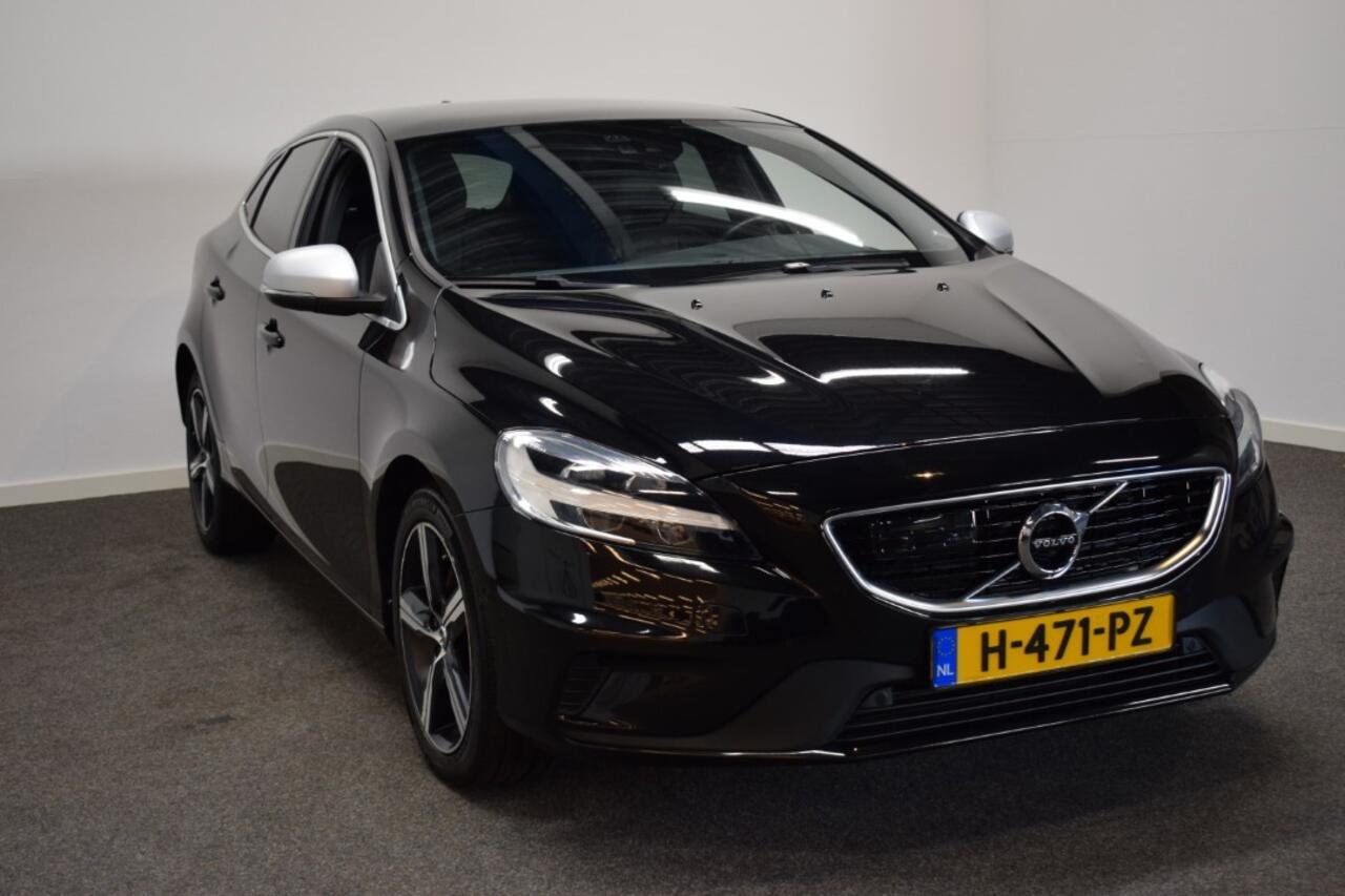 Volvo V40 T3 153pk AUT6 R-Design Polar+ Sport Trekhaak 1500kg/ Adapt. Cruise/ Pano/ Leer/ Stoelverw.