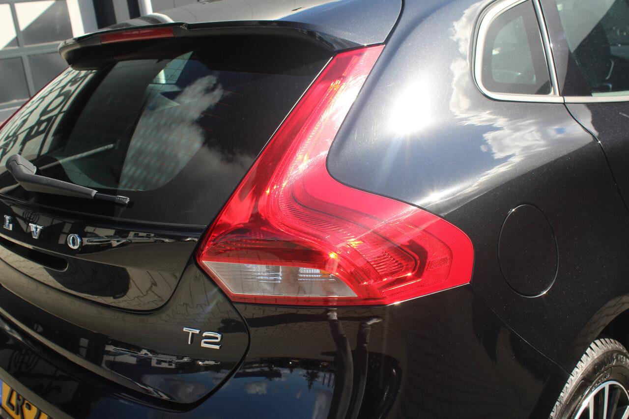 Volvo V40 1.5 T2 Polar+ | Incl. 12 maanden garantie | Automaat | Trekhaak | Navigatie | Bluetooth | Lichtmetalen velgen | Stoelverwarming | Parkeersensoren | Cruise control