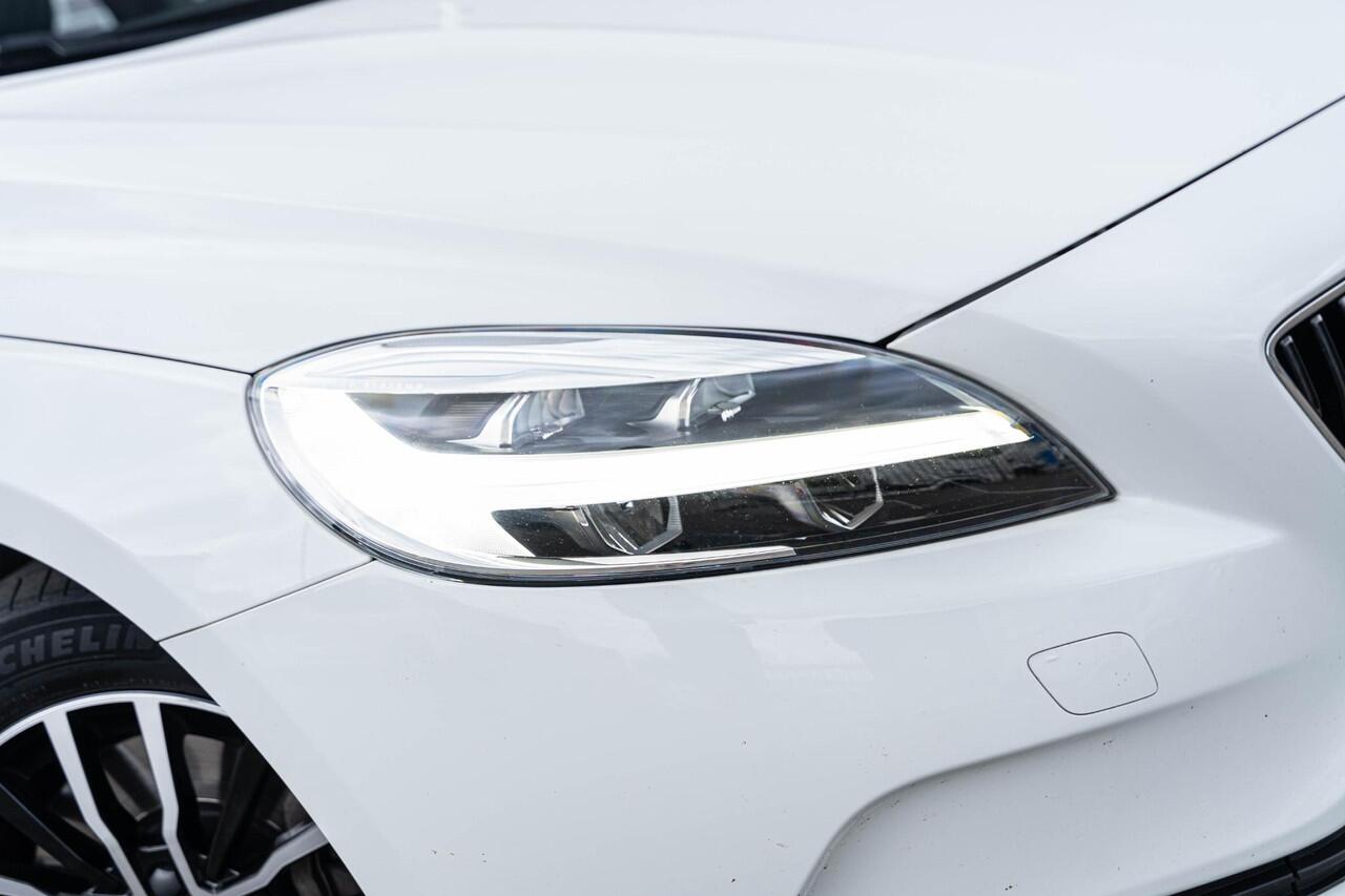 Volvo V40 1.5 T2 Polar+ | Automaat | Navi | Stoelverwarming | Park Assist | Cruise Control | High Performance Audio | Climate Control | Bluetooth | Volvo On Call | DAB |