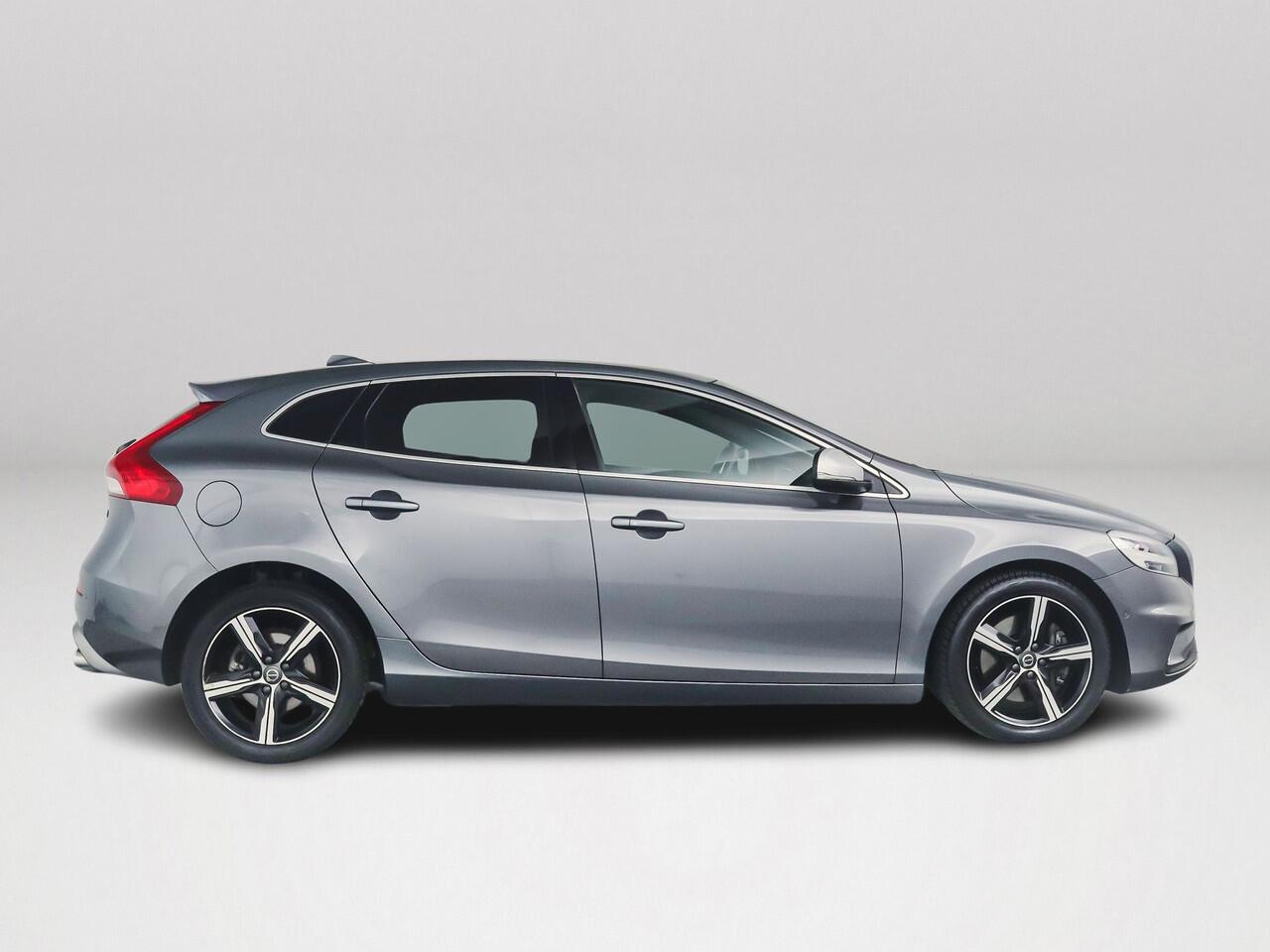 Volvo V40 D3 Aut. Polar+ Sport | Harman Kardon | Panoramadak | Parkeercamera | Stoelverwarming