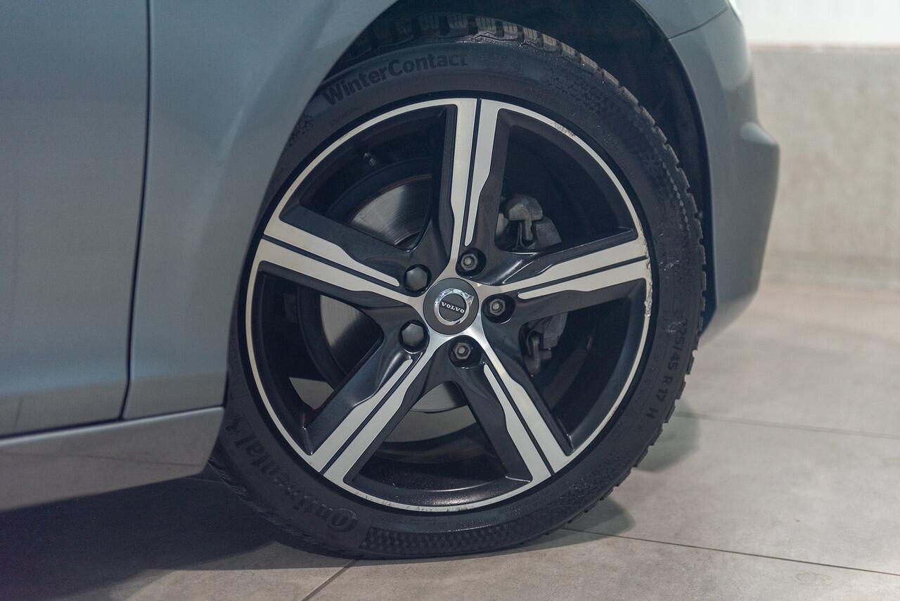 Volvo V40 D2 R-Design Stoelverwarming Navigatie 120pk