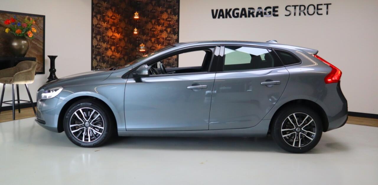 Volvo V40 1.5 T2 Polar+ | navi/BT | cruise | led | dealer oh | NL | boekje