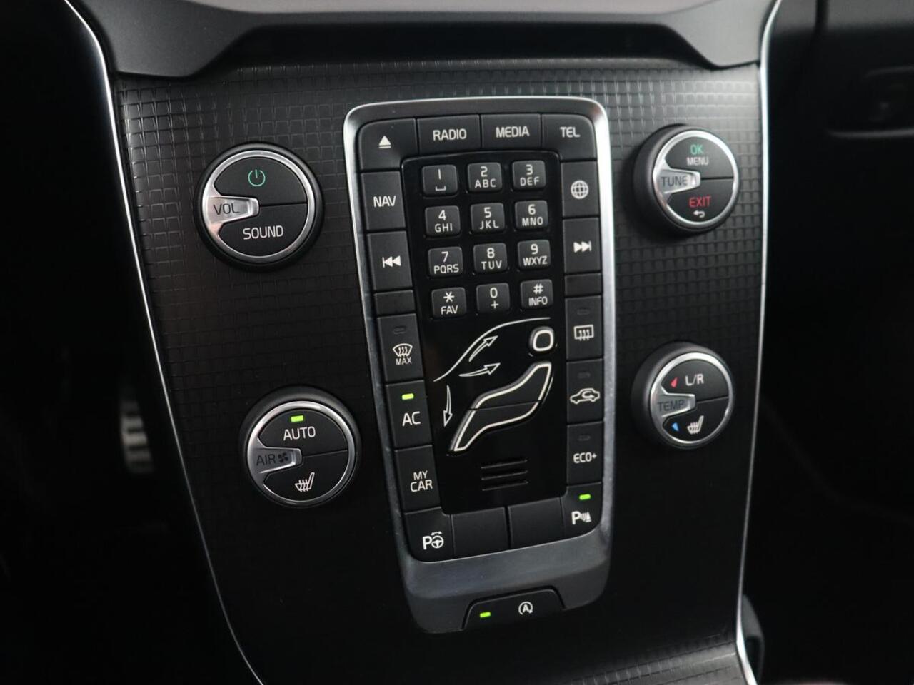 Volvo V40 1.5 T3 Polar+ Sport | Panoramadak | Stoelverwarming | Camera | Full LED | Navigatie | Park Assist | Harman/Kardon | Keyless | R Design