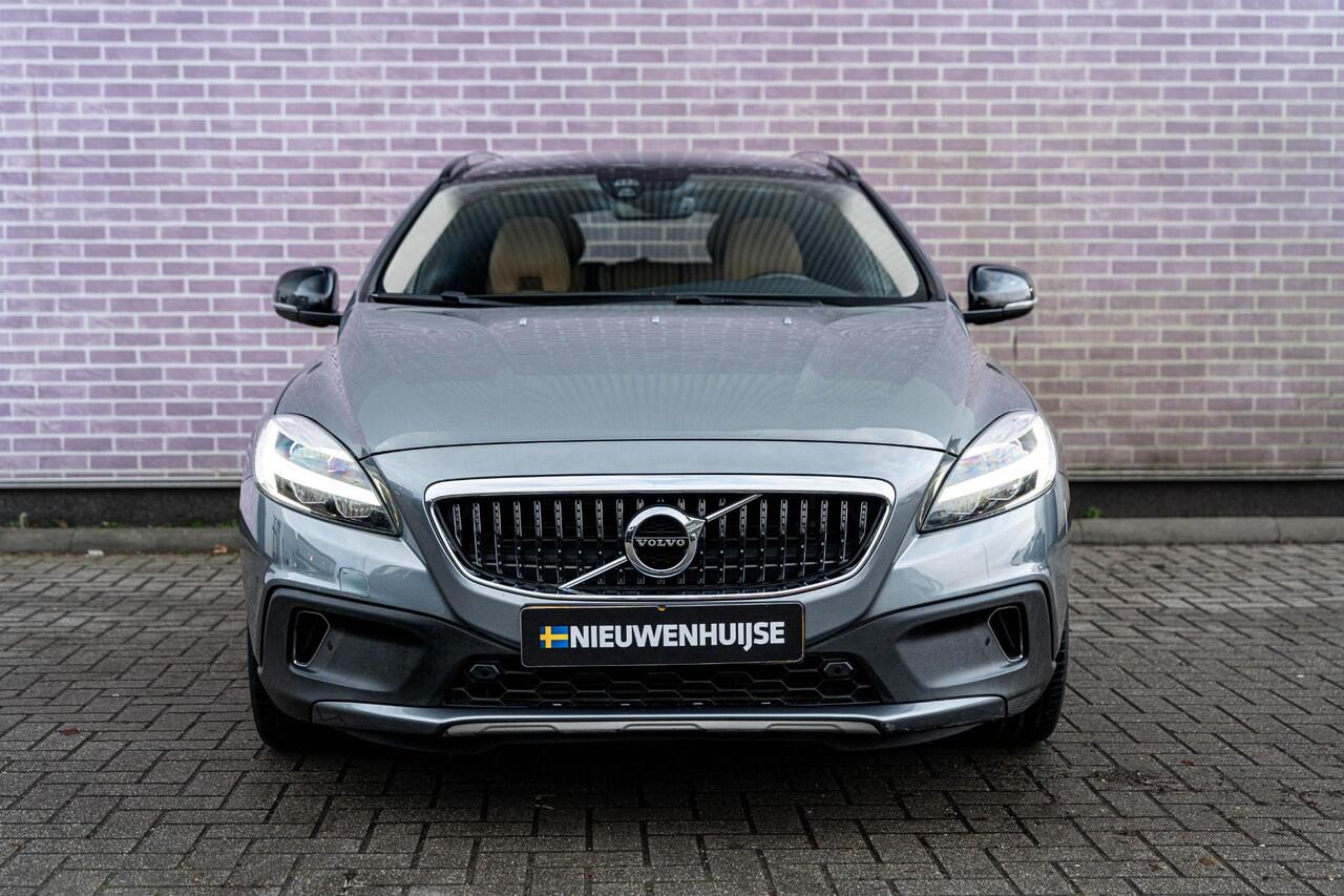 Volvo V40 CROSS COUNTRY T3 Polar+ Luxury | Navi | Cruise Control | Panoramadak | Harman Kardon Audio | Keyless | Getint Glas | Camera | DAB | Park Assist | Volvo On Call | 17" LM