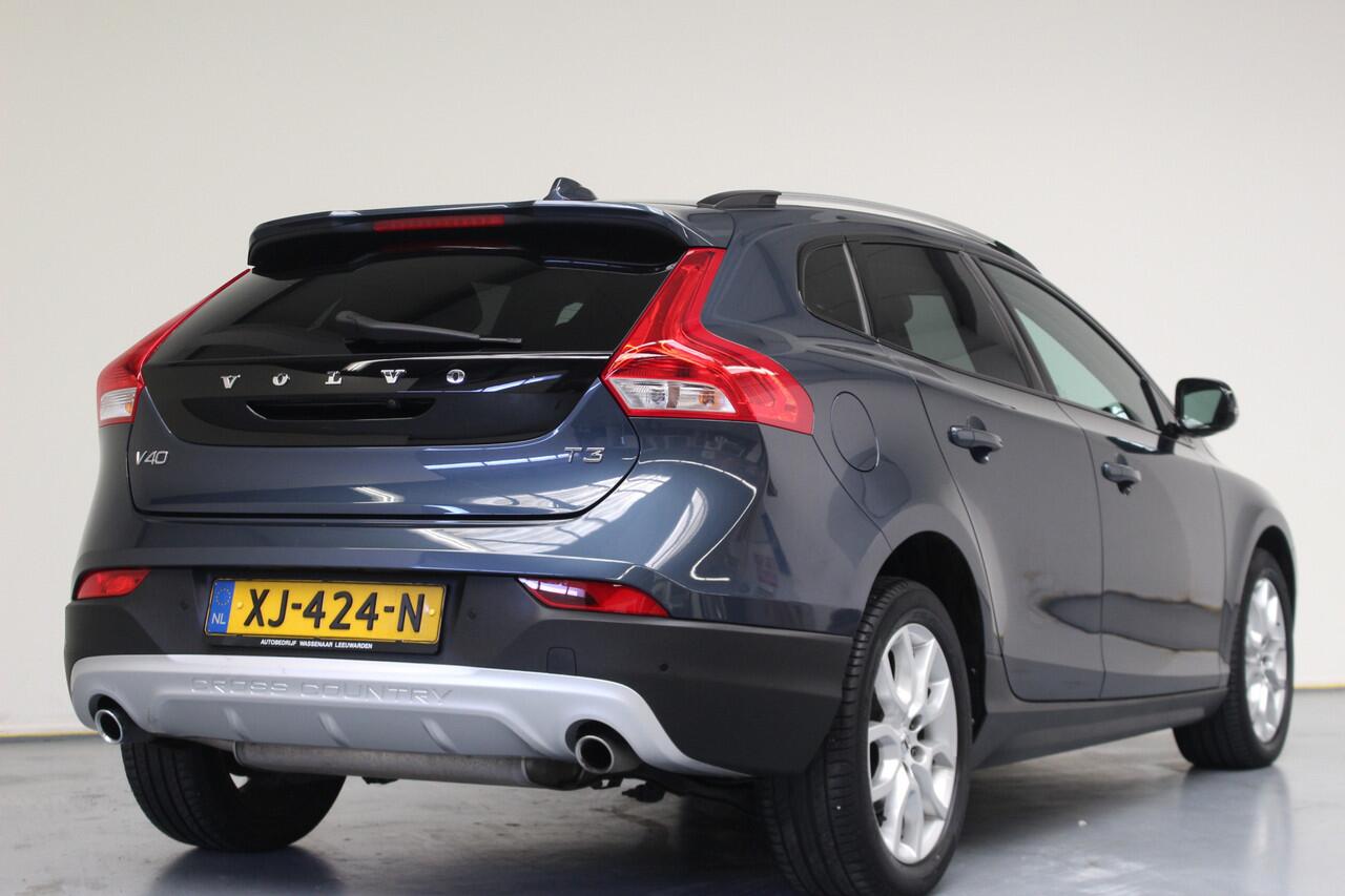 Volvo V40 CROSS COUNTRY T3 Polar+ Luxury | Rijklaarprijs | Pano dak | Harman Kardon |