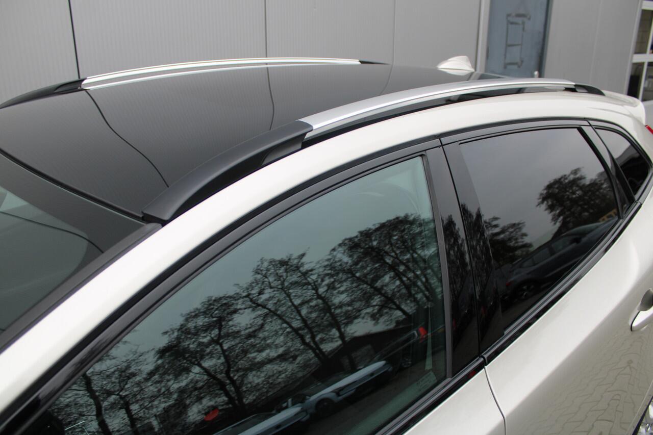 Volvo V40 CROSS COUNTRY T3 automaat Polar+ Luxury | 1e eigenaar | Dealer onderhouden | Panorama dak