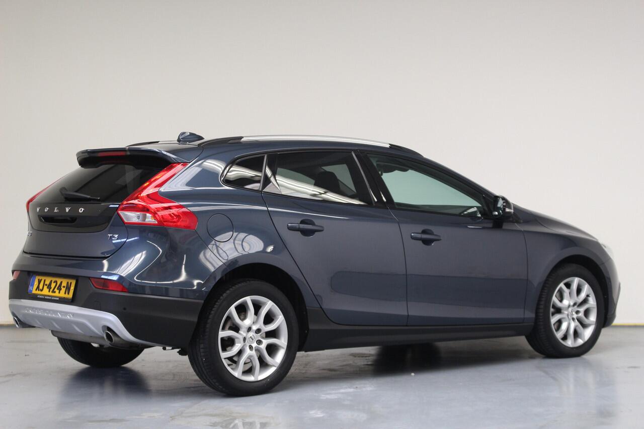 Volvo V40 CROSS COUNTRY T3 Polar+ Luxury | Rijklaarprijs | Pano dak | Harman Kardon |