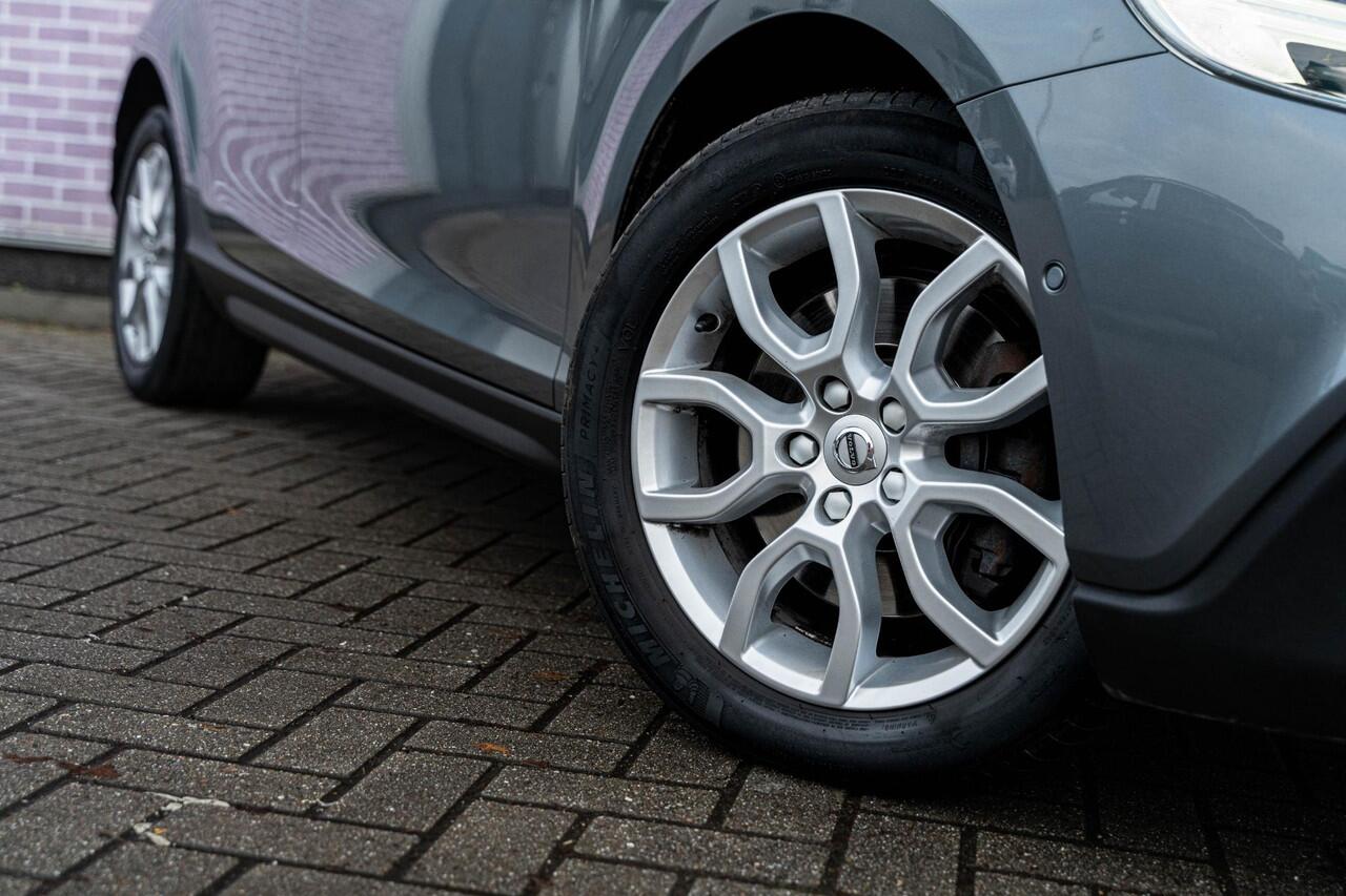 Volvo V40 CROSS COUNTRY T3 Polar+ Luxury | Navi | Cruise Control | Panoramadak | Harman Kardon Audio | Keyless | Getint Glas | Camera | DAB | Park Assist | Volvo On Call | 17" LM