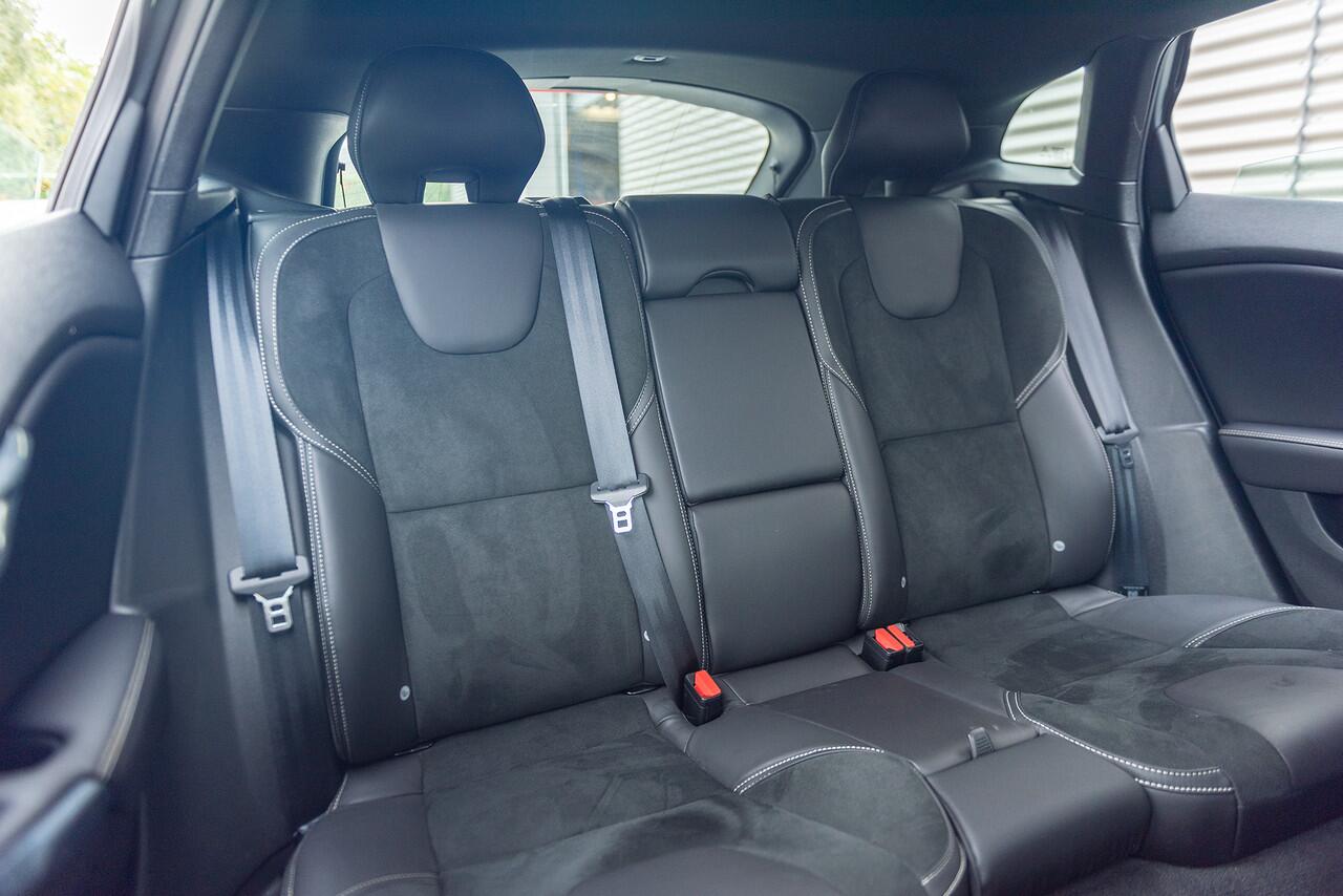 Volvo V40 D2 R-Design Stoelverwarming Navigatie 120pk