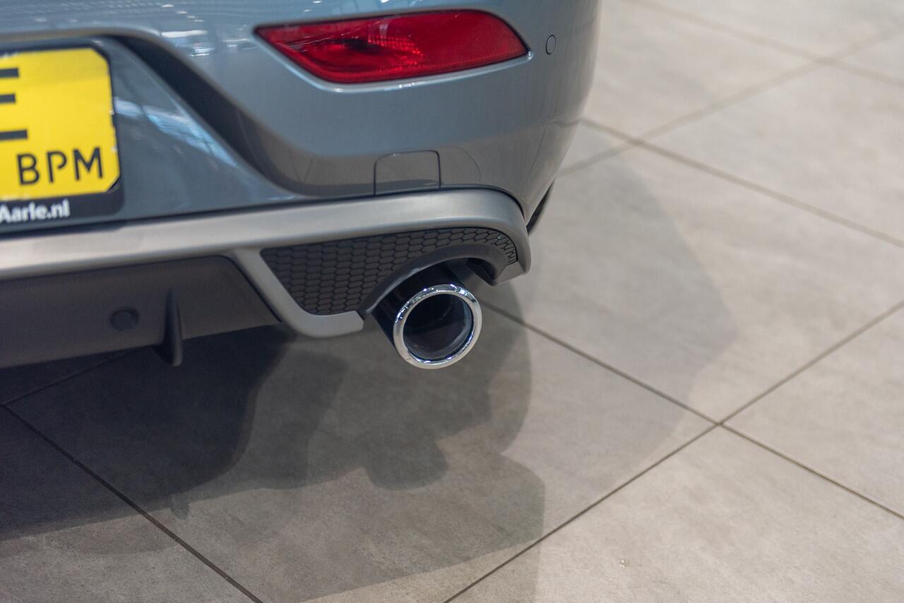 Volvo V40 D2 R-Design Stoelverwarming Navigatie 120pk