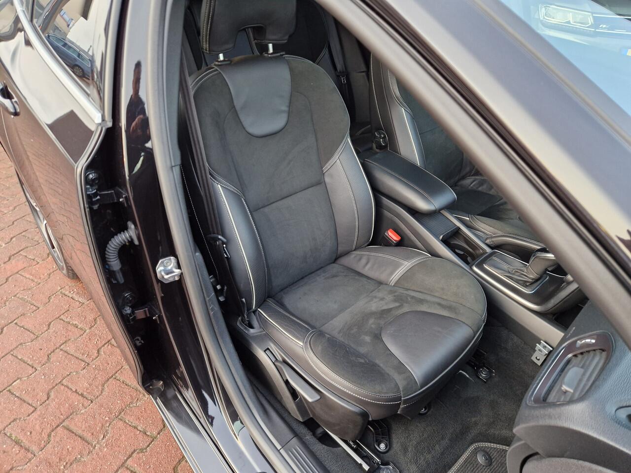 Volvo V40 1.5 T3 Polar+ Sport 12 MND BOVAG GAR | NAVI | TREKHAAK | PANO | STOELVERW | CAMERA | LMV 17"