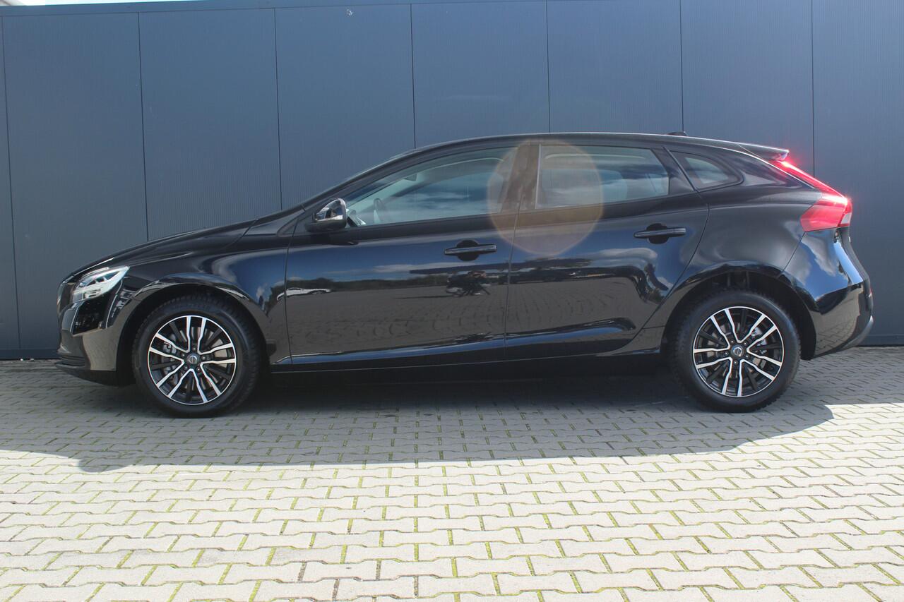 Volvo V40 1.5 T2 Polar+ | Incl. 12 maanden garantie | Automaat | Trekhaak | Navigatie | Bluetooth | Lichtmetalen velgen | Stoelverwarming | Parkeersensoren | Cruise control