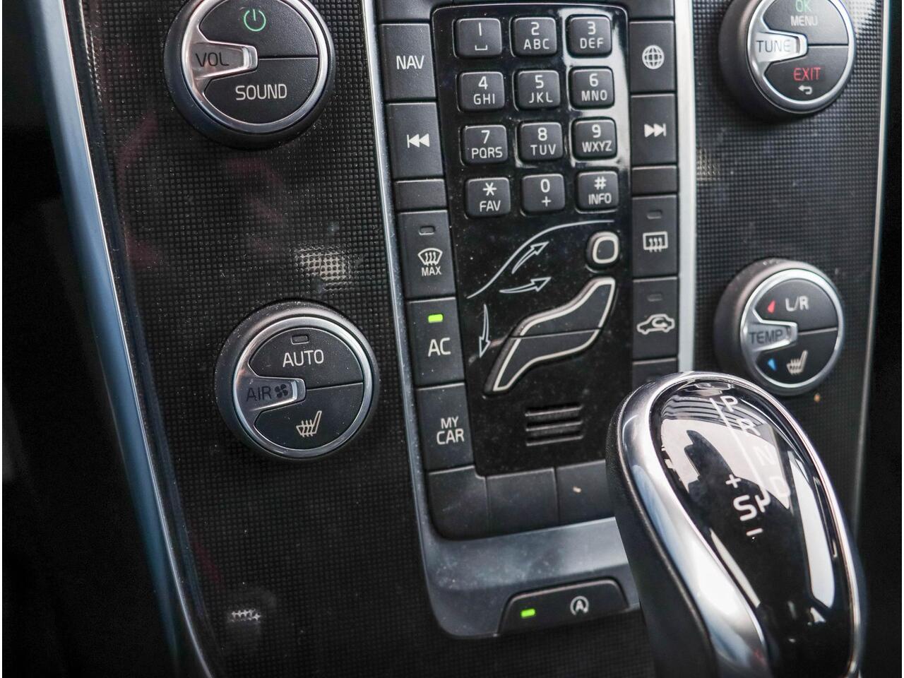 Volvo V40 1.5 T2 Polar+ Automaat | Navigatie | Stoelverwarming | LED