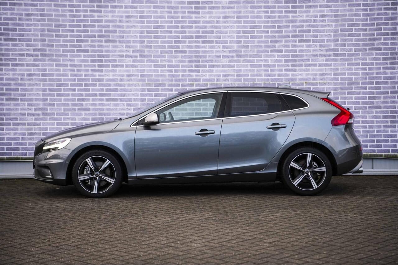 Volvo V40 T3 Polar+ Sport | Navi | Panoramadak | Harman Kardon Audio | LED | Camera | Stoelverwarming | Getint Glas | DAB | Keyless | Volvo On Call | 17" LM