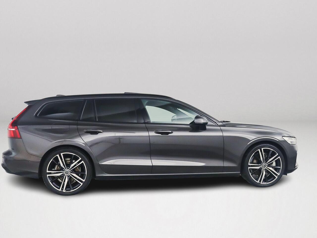 Volvo V60 T6 Aut. Plug-in hybrid AWD Plus Dark | Panoramadak | 360° camera | Stoel- en Stuurverwarming | Harman Kardon | Trekhaak