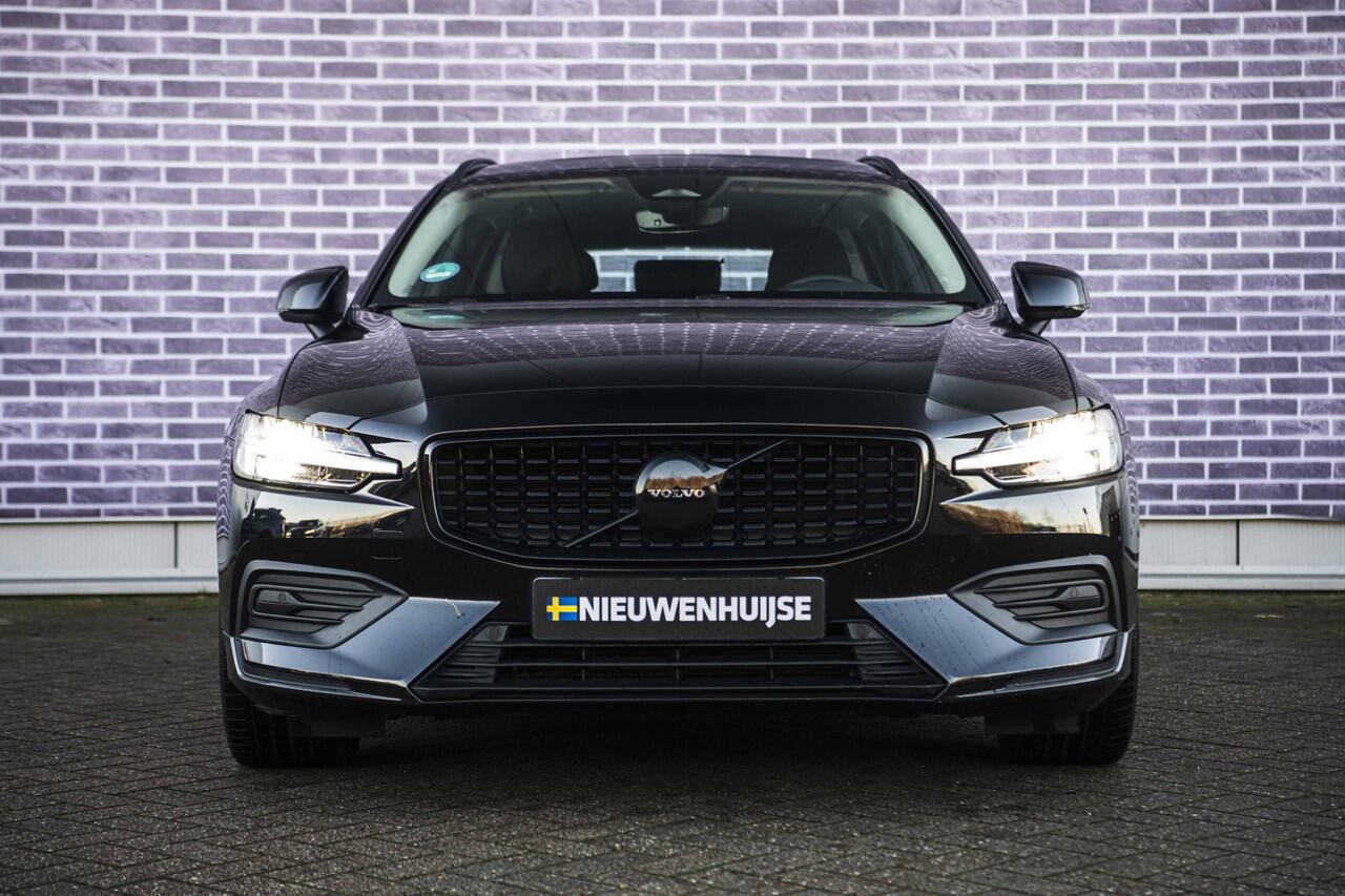 Volvo V60 2.0 B3 Essential Edition | Sport Pack | 19" Black Edition Velgen | Leder | Adaptieve Cruise Control | Stoelverwarming | Park Assist |