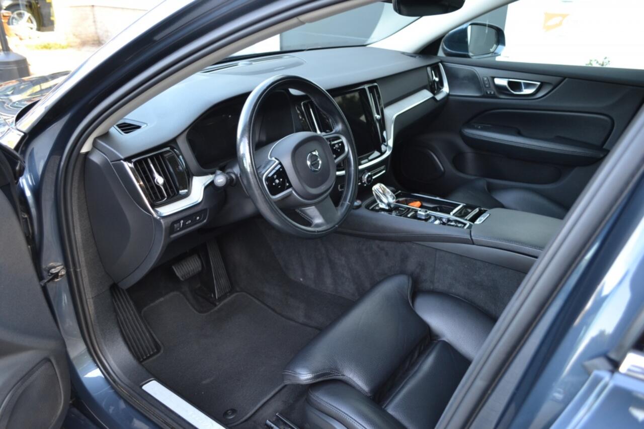 Volvo V60 2.0 T8 AWD R. R-Des.