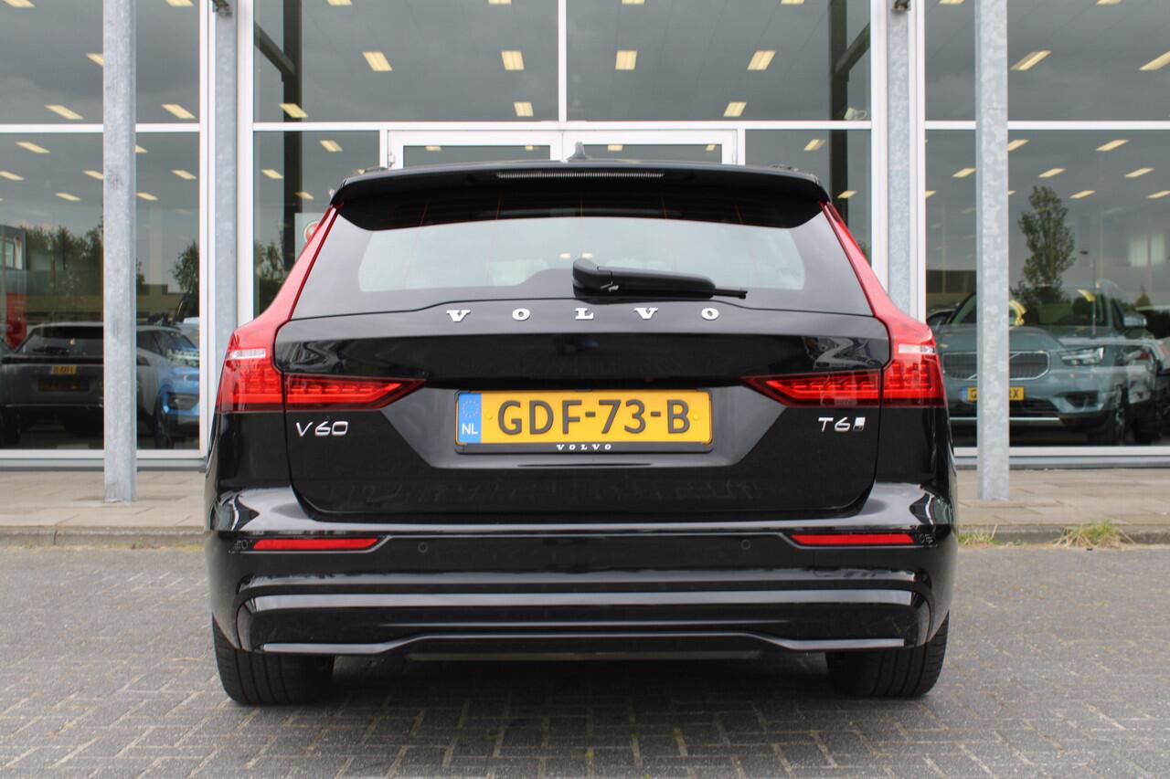 Volvo V60 T6 Plug-in hybrid AWD Plus Dark | Schuif/kanteldak | El. Trekhaak | 360 Camera | El. Stoelen met geheugen | BLIS