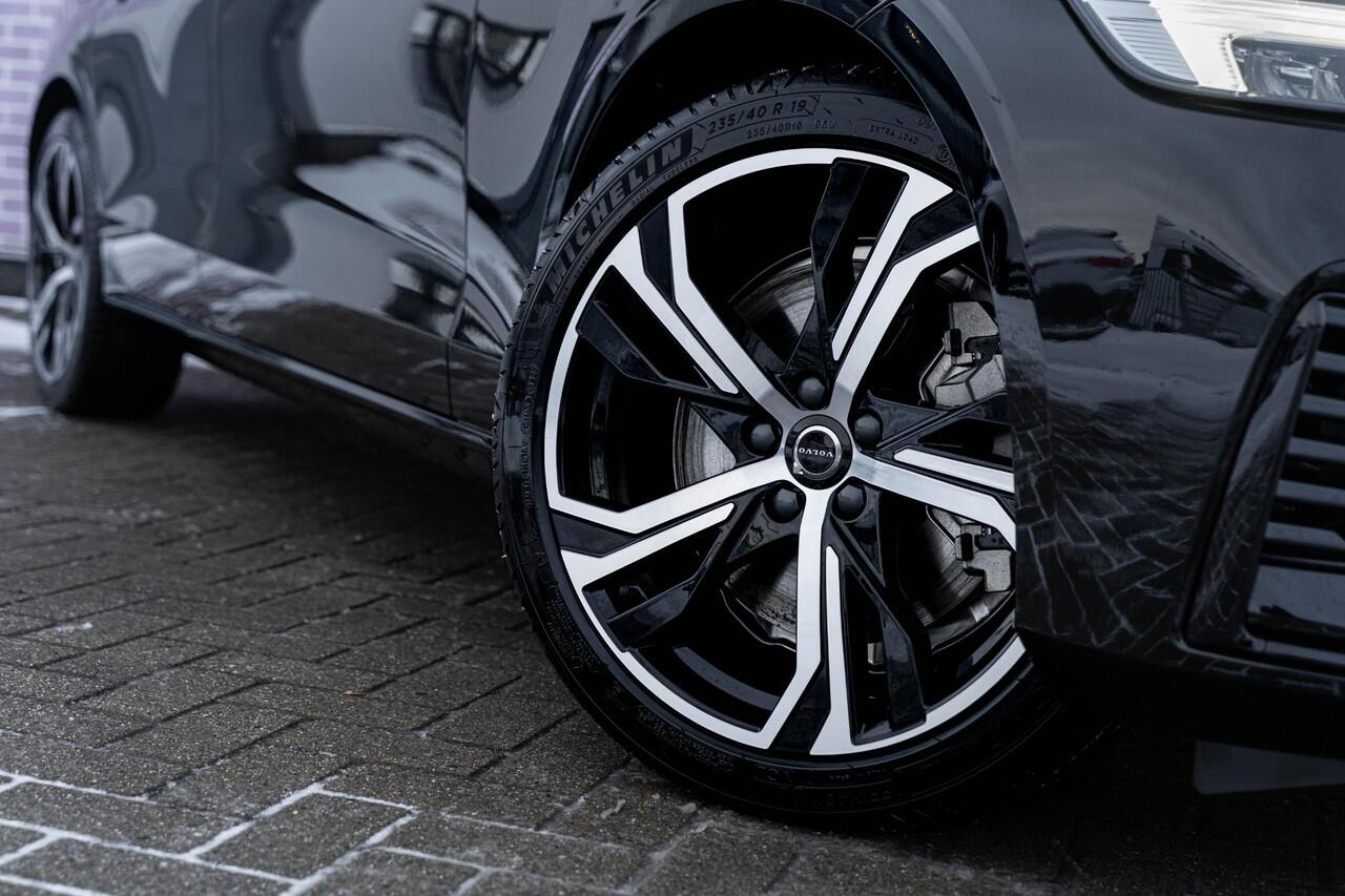 Volvo V60 T8 Plug-in hybrid AWD Plus Performance Edition | Long Range | Google | Panormadak | Getint Glas | Elek. Achterklep | Harman Kardon Audio | Elektrische Stoelverstelling | Keyless Entry | Adaptive Cruise Control | Sportstoelen | Stoel-/Stuurverwarming | Get