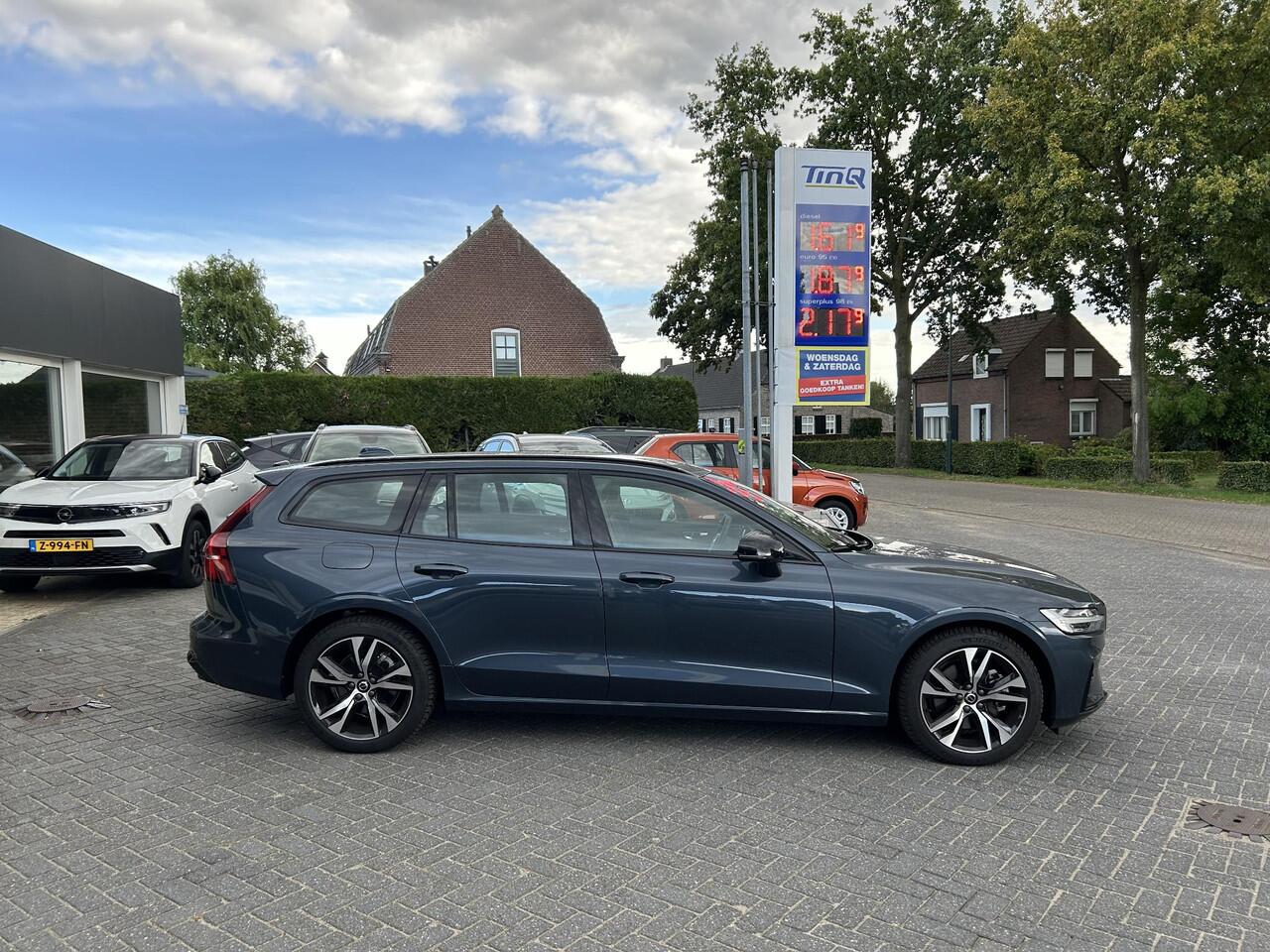 Volvo V60 2.0 B4 Ultra Dark