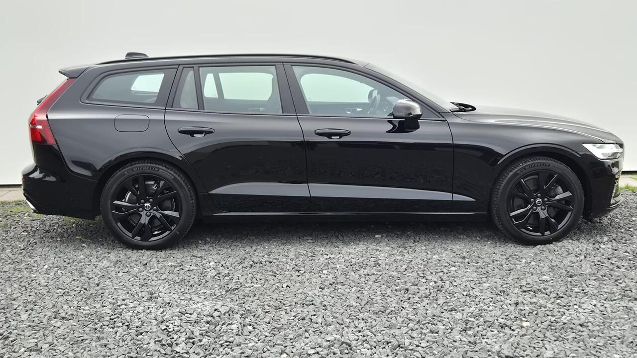 Volvo V60 2.0 T6 Black Edition Recharge AWD Winter Pack - Wegklapbare Trekhaak - Elektrisch bedienbare bestuurder stoel met memory