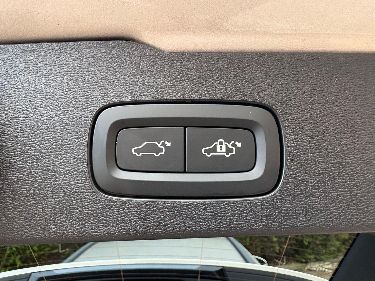 Volvo V60 B4 Core | Trekhaak | Camera | Adaptive Cruise control | Leder |