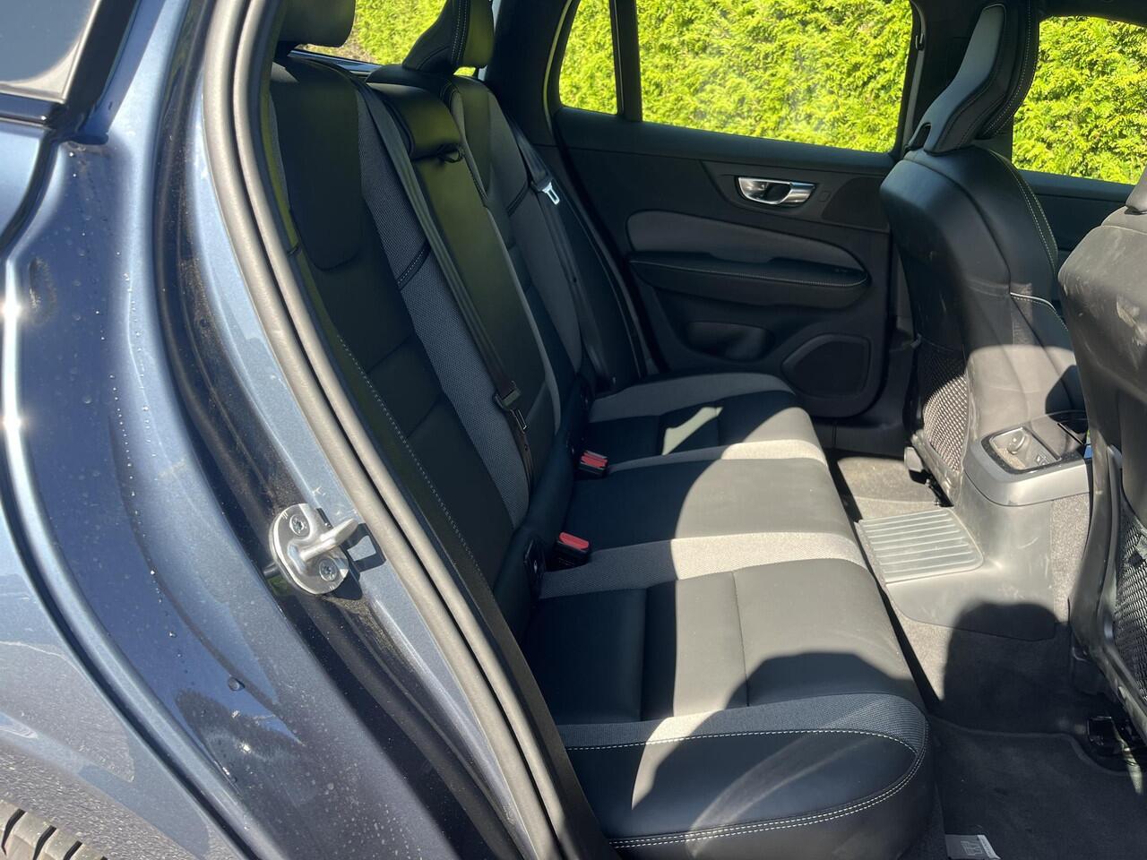 Volvo V60 T6 Plug-in hybrid AWD Plus Dark 360 Camera | Trekhaak | Pilost Assist | Elektr. stoel | H&K Audio