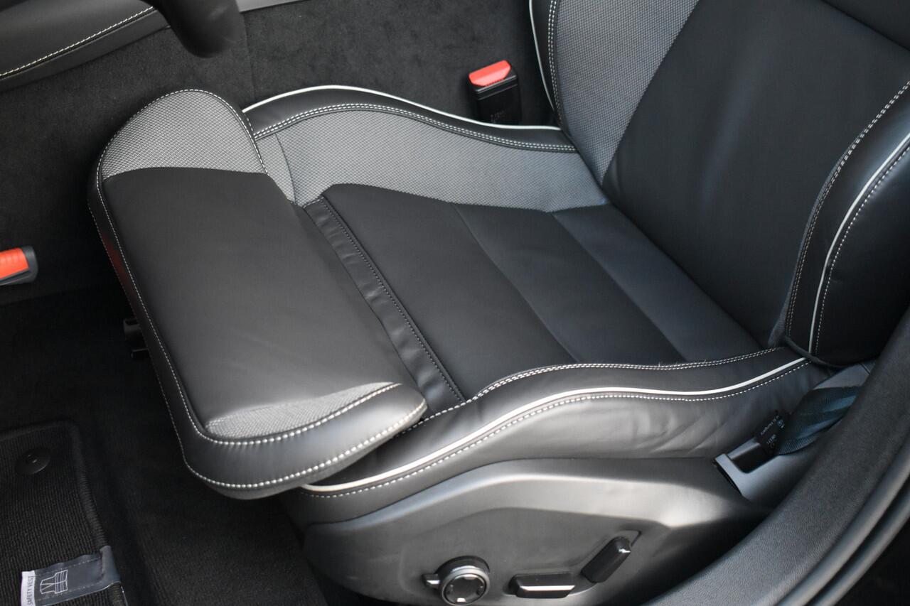 Volvo V60 T6 350PK Plug-in hybrid AWD Plus Dark | Trekhaak | 360 Camera | Harman/Kardon |