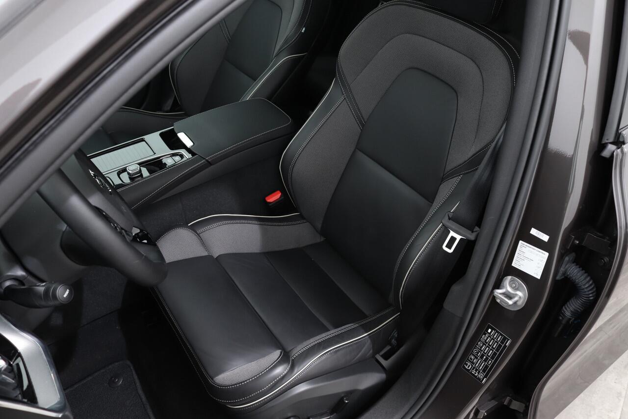 Volvo V60 2.0 T6 PHEV AWD PLUS DARK AUT8 | Panoramadak | 19 inch | Trekhaak