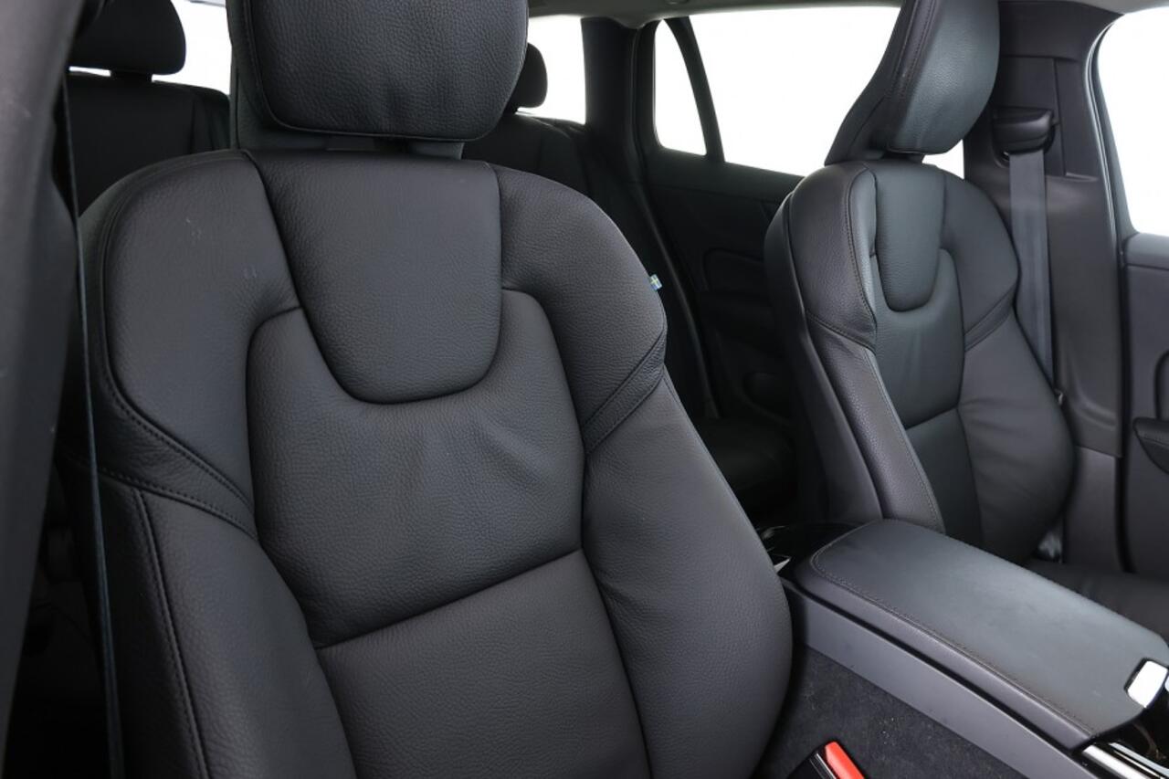 Volvo V60 2.0 T8 Plug-in hybrid AWD Plus Bright | PANORAMADAK ? 1e Eigenaar