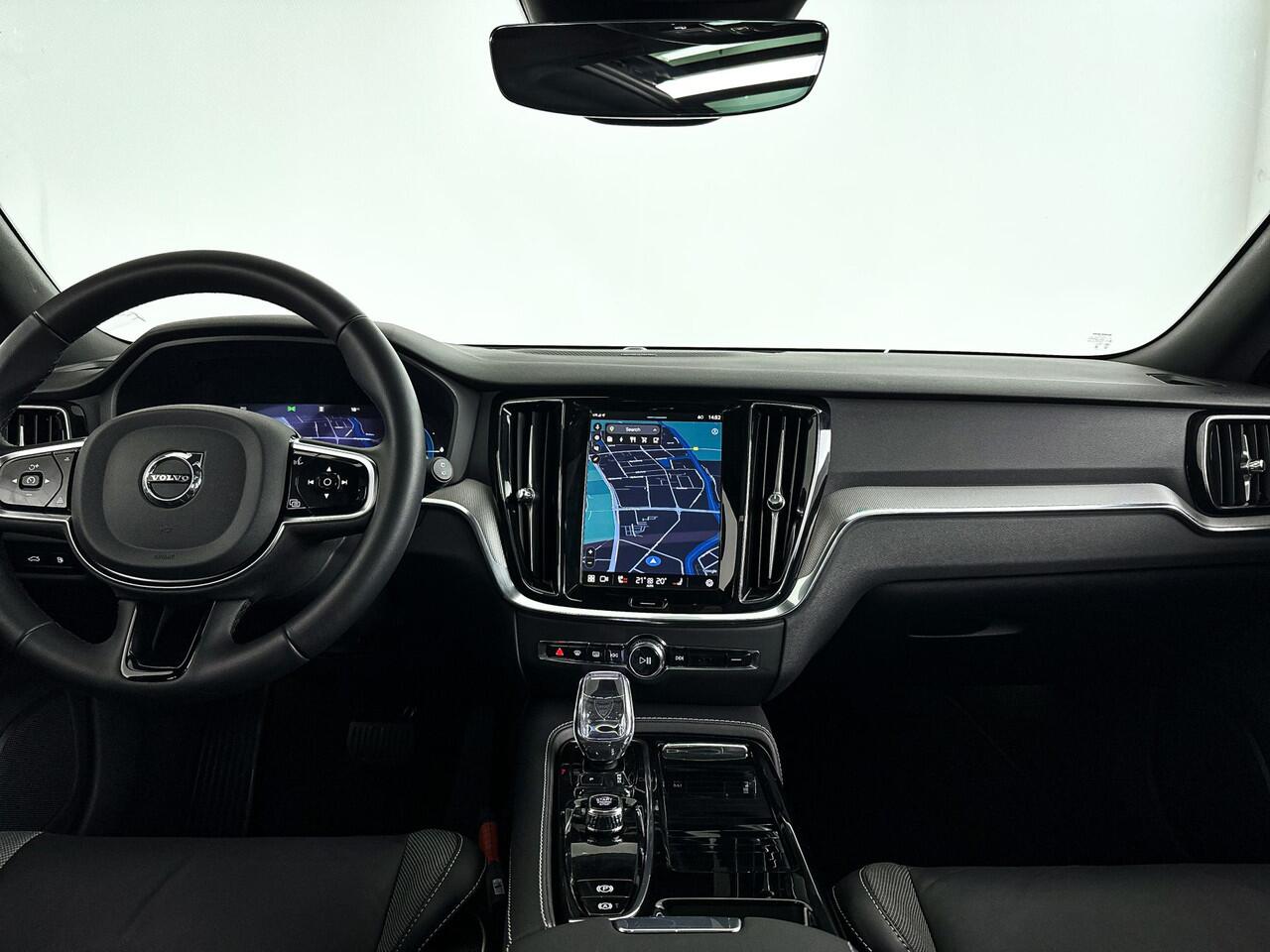 Volvo V60 T6 Recharge Aut. AWD Plus Dark | Panoramadak | 360° camera | Harman Kardon | Trekhaak | Stoel- stuurverwarming