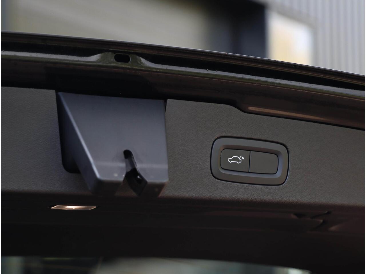 Volvo V60 2.0 T5 Inscription 250PK Camera Leder Dealeronderhouden!