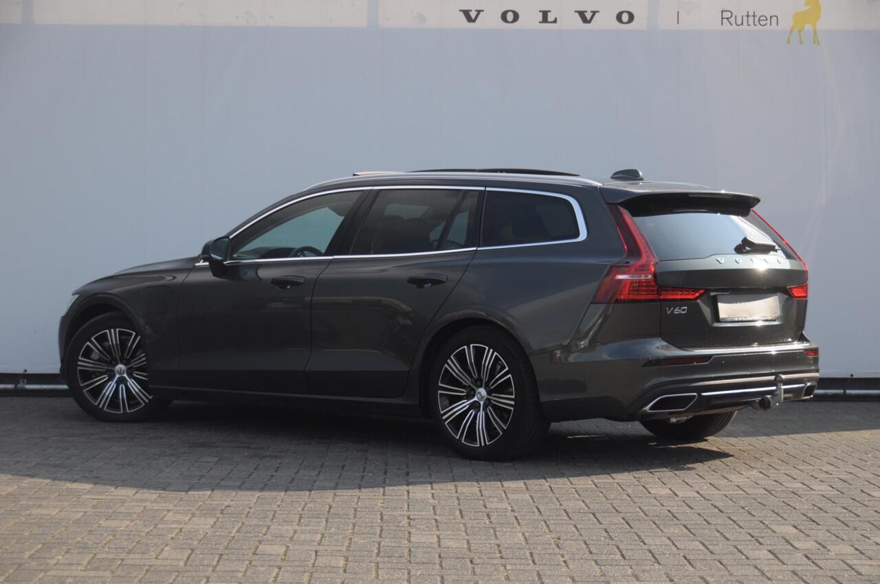 Volvo V60 T6 340PK Automaat Recharge AWD Inscription Trekhaak / Adaptieve cruise control /BLIS / Parkeersensoren met camera / Stoel - en stuurwielverwarming / Elektrische stoelen met geheugen / Getint glas / Apple carplay / Keyless entry / Elektrische achterklep