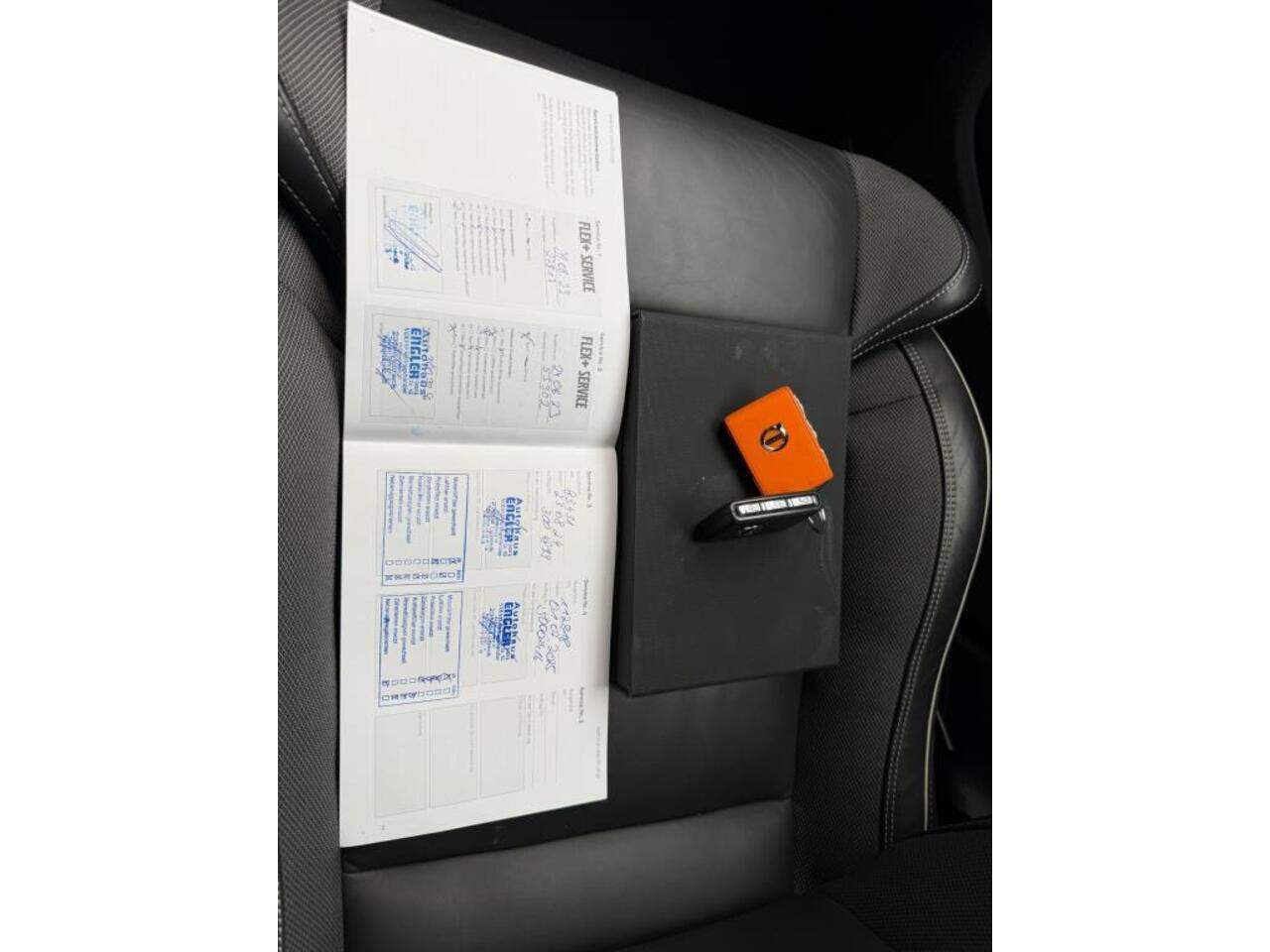 Volvo V60 2.0 B3 R-Design | Camera | Memory | Navi | Dealer Onderhouden |