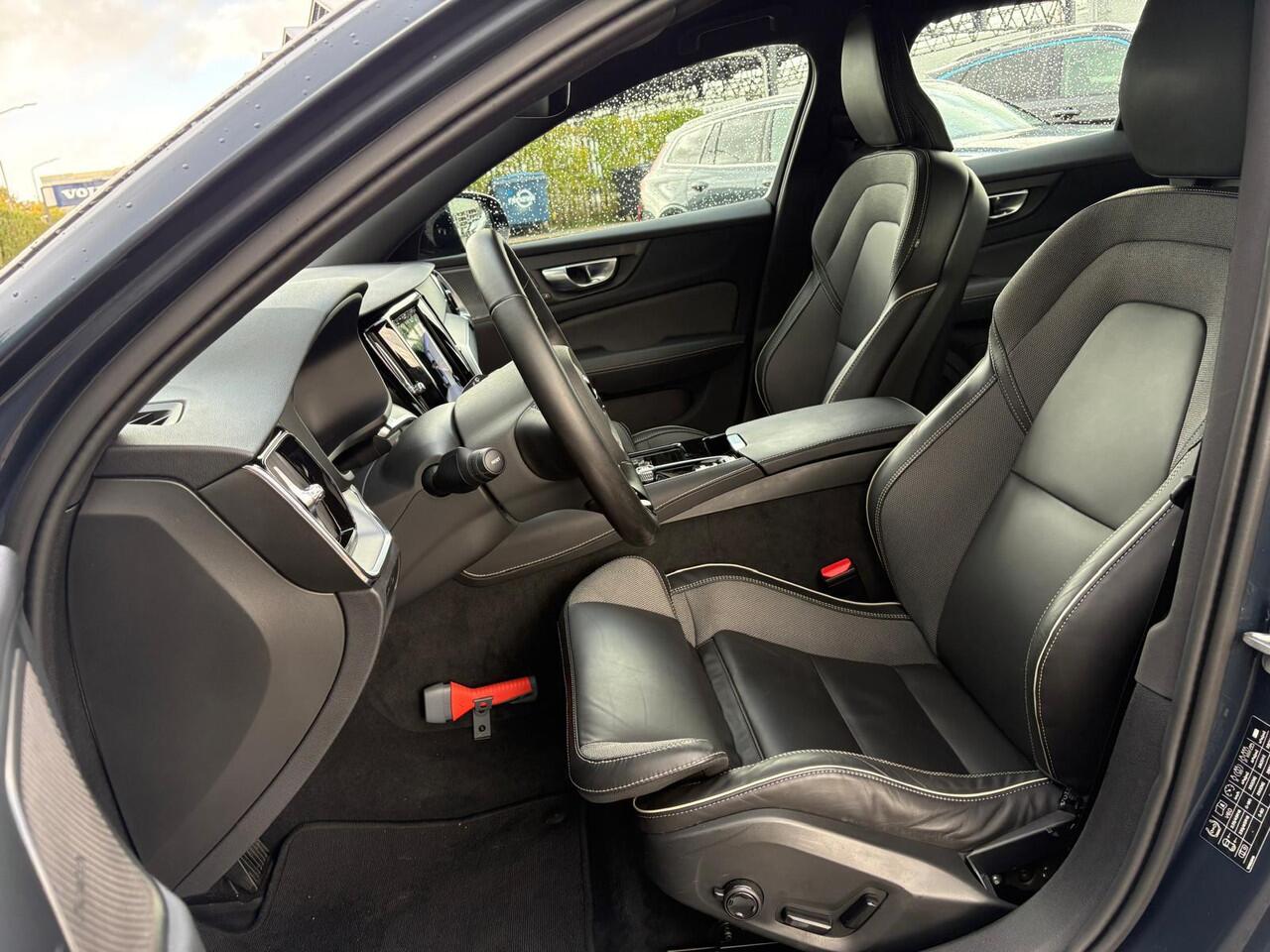 Volvo V60 2.0 T6 Plug-in hybrid AWD Plus Dark | Memory seat | Trekhaak | H&K Audio | 360 Camera