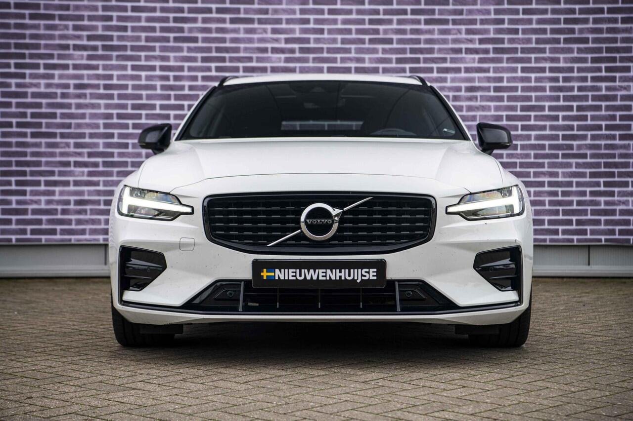 Volvo V60 2.0 B3 R-Design | Panoramadak | Parkeercamera | Parkeersensoren V + A | Adaptieve Cruise Control | Dode Hoek Detectie |