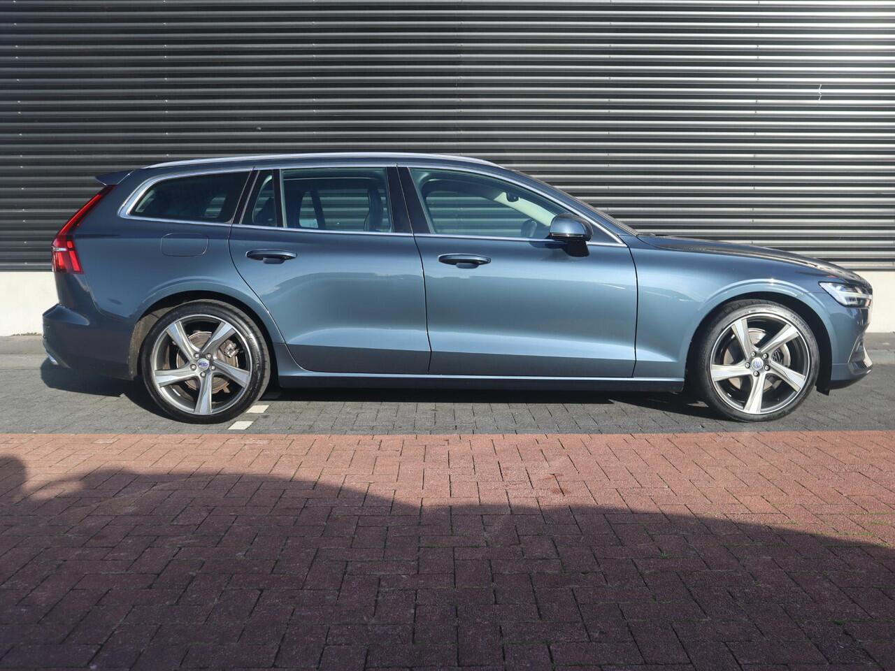 Volvo V60 2.0 B3 Business Pro | Clima | Cruise adapt. | Apple Carplay/Navi | PDC | IntelliSafe |