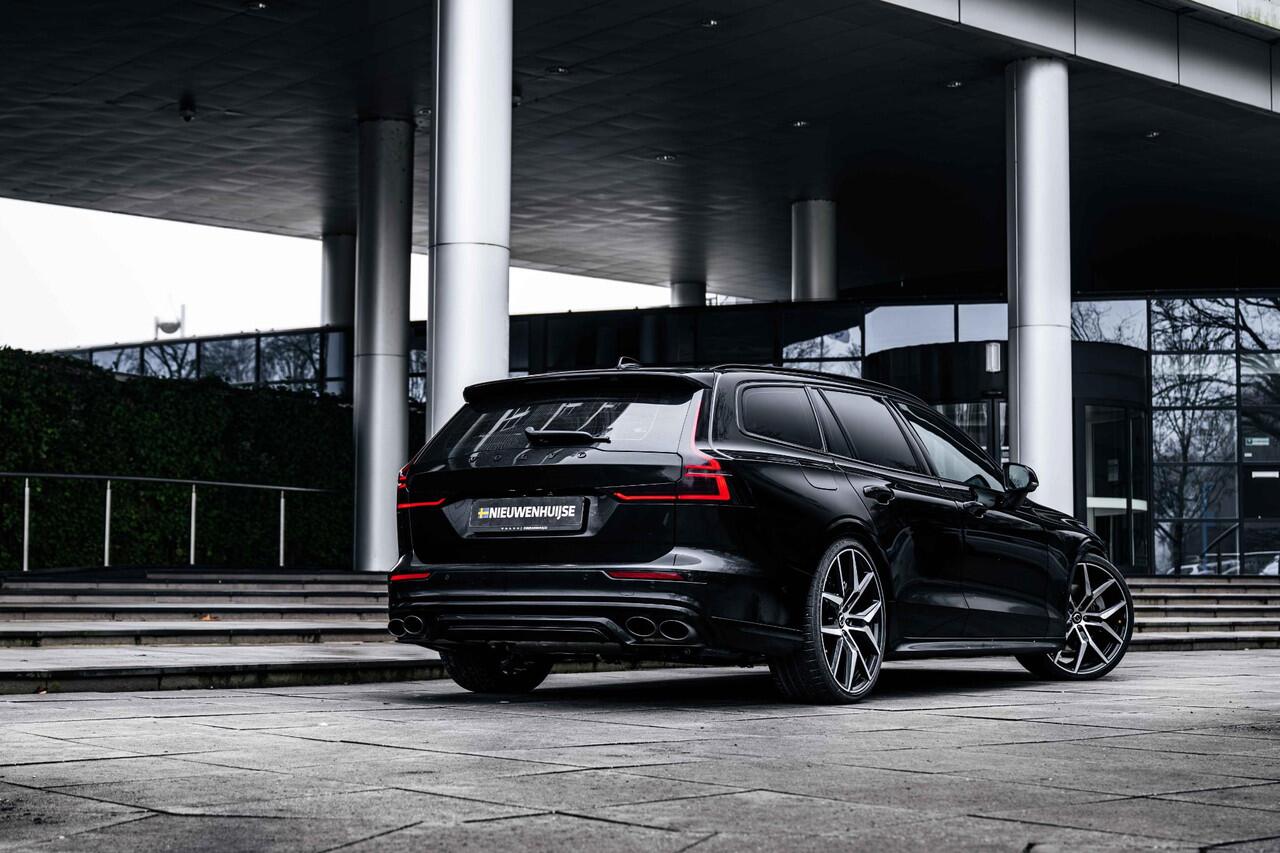Volvo V60 2.0 T8 Plug-in hybrid AWD Ultra Dark Performance Edition | Heico Body Kit | 21" Polestar Velgen | Donker Glas | Trekhaak | Polestar Tuning | Uniek |
