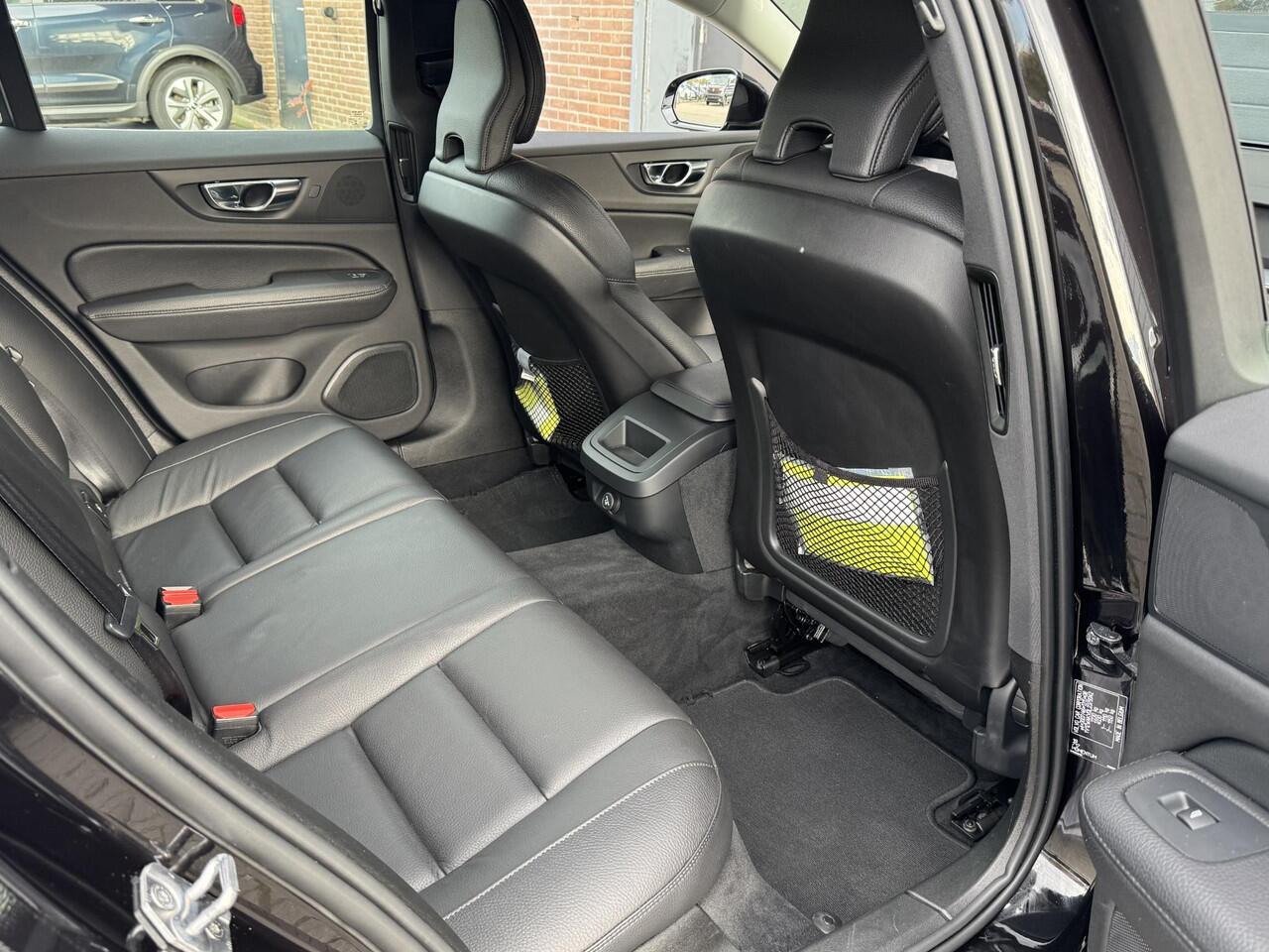 Volvo V60 2.0 T4 R-DESIGN I P-CAMERA I LEDEREN BEKLEDING I ADAPT. CRUISE CONTROL I APPLE CARPLAY