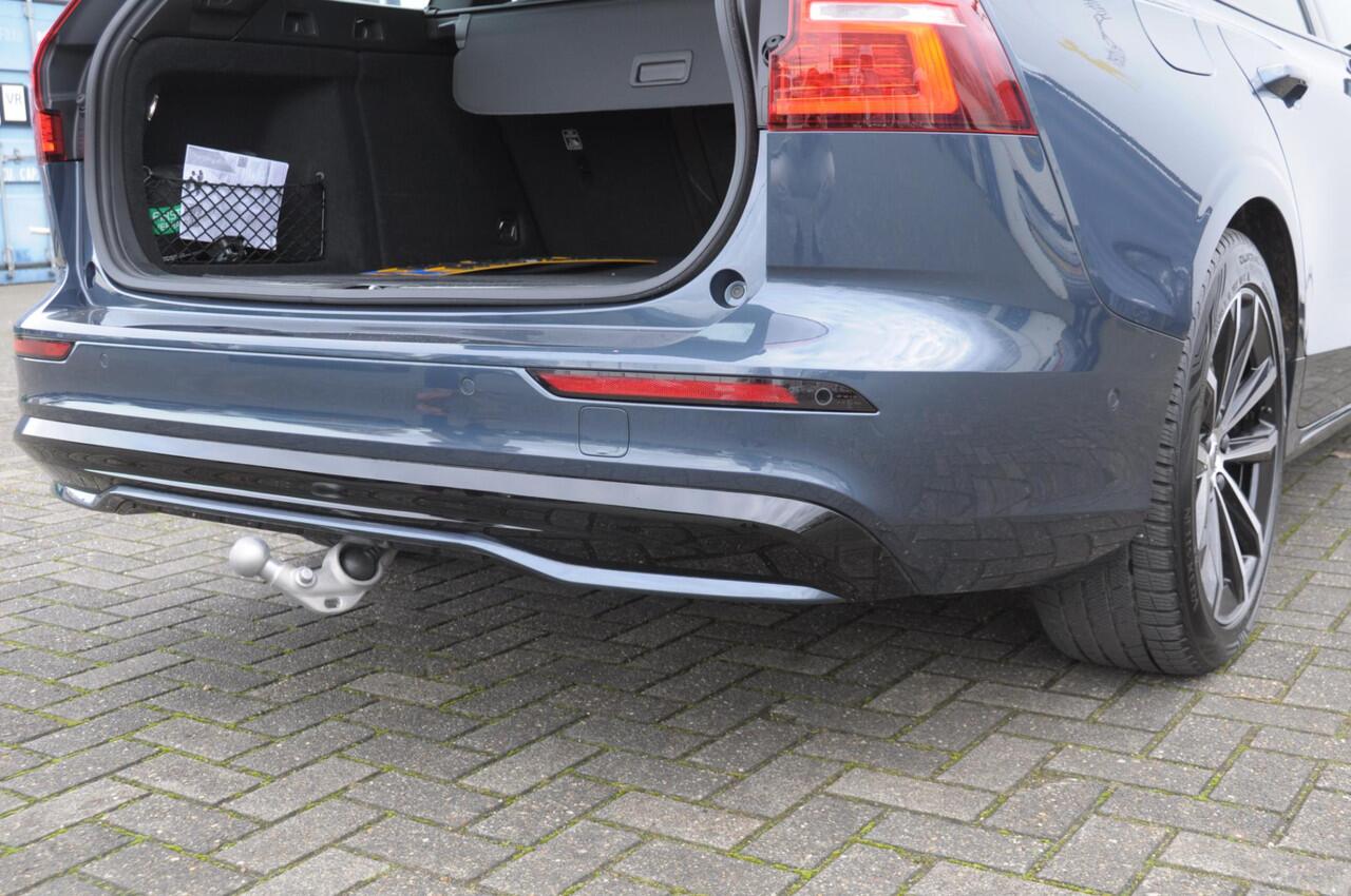 Volvo V60 T6 350PK Automaat AWD Plus Dark / Adaptive cruise control / Elektrische stoelen / Harman Kardon audio / Trekhaak / Pilot assist / BLIS / Stoel en stuur verwarming / Elektrische achterklep / Parkeersensoren met 360 camera / Google infotainment