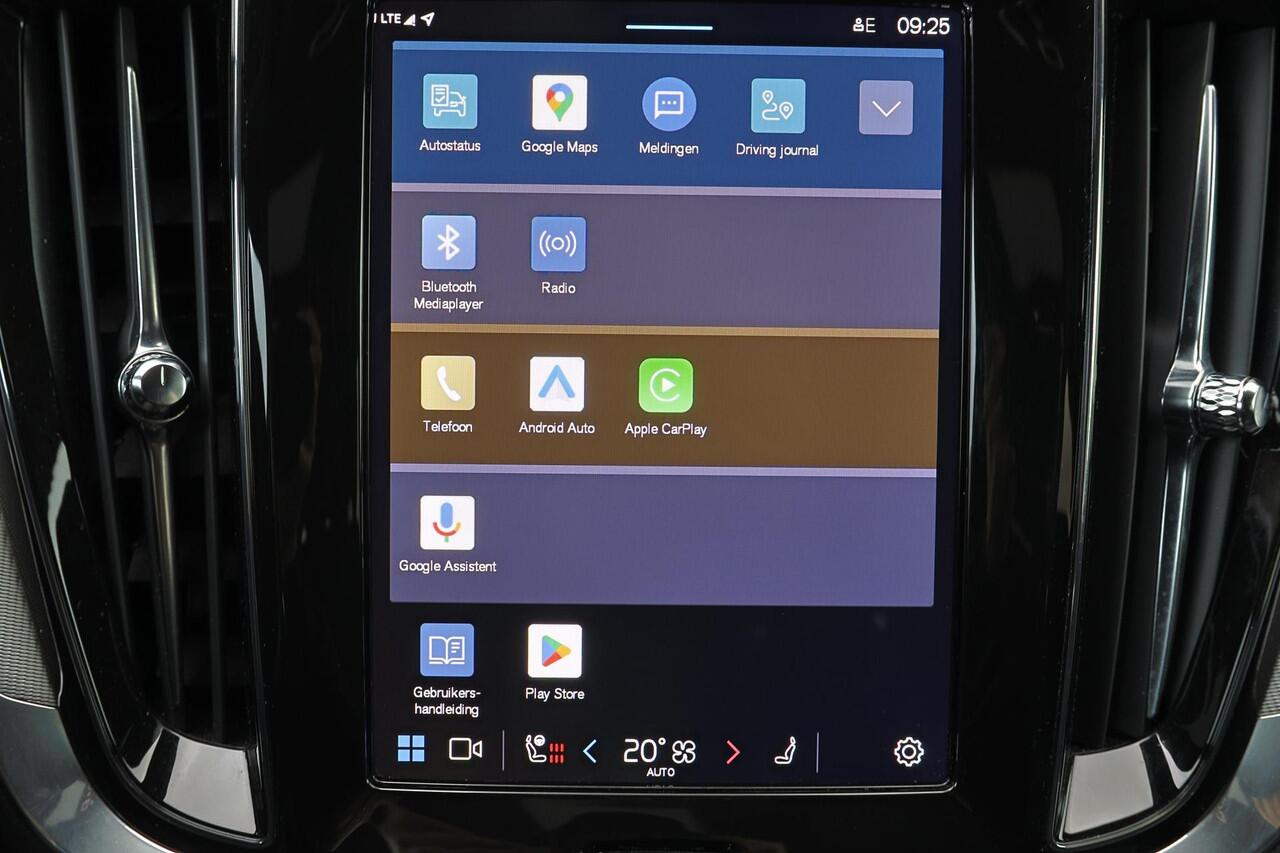 Volvo V60 T6 Recharge AWD Plus Dark - IntelliSafe Assist & Surround - 360º Camera - Harman/Kardon audio - Adaptieve LED koplampen - Verwarmde voorstoelen, stuur & achterbank - Parkeersensoren voor & achter - Elektr. bedienb. voorstoelen met geheugen - Extra getint 