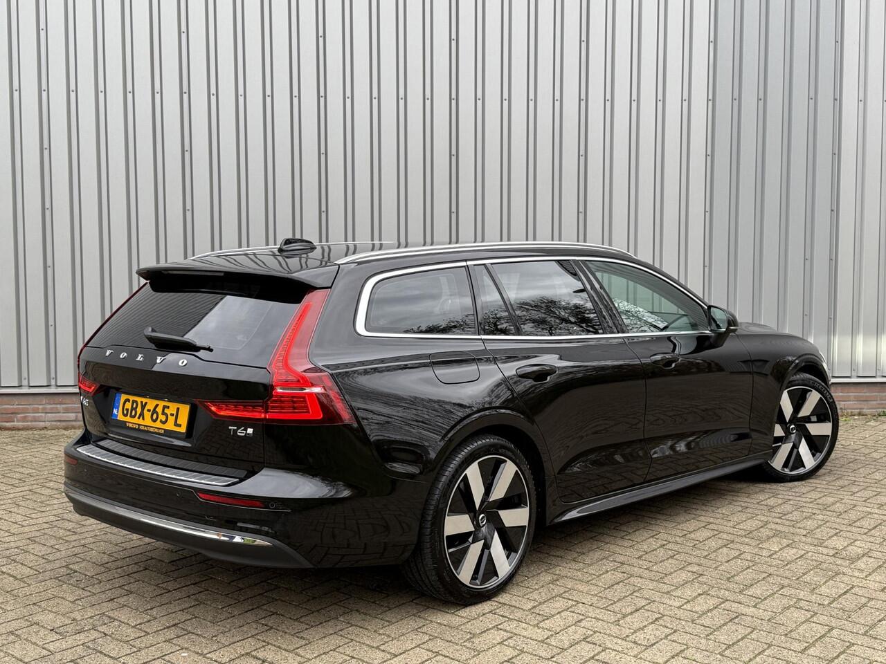 Volvo V60 2.0 T6 Plug-in hybrid AWD Essential Edition | Stuur en stoelverwarming V+A | Pilot Assist & ACC | Styling kit sideskirts |