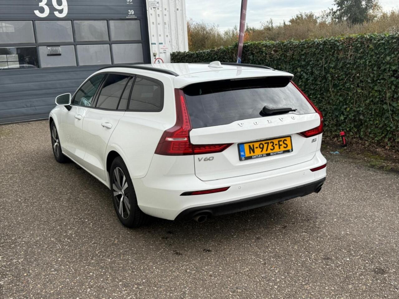 Volvo V60 2.0 B3 Mom. Adv.