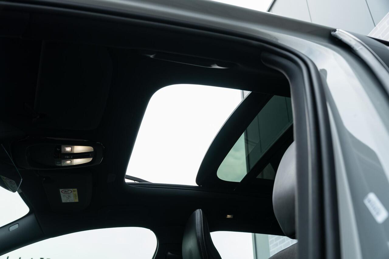 Volvo V60 T6 Plug-in hybrid AWD Plus Dark | Long Range | Trekhaak | Google navi | 360° camera | Verw stoelen V+A | Harman kardon | Panoramadak |